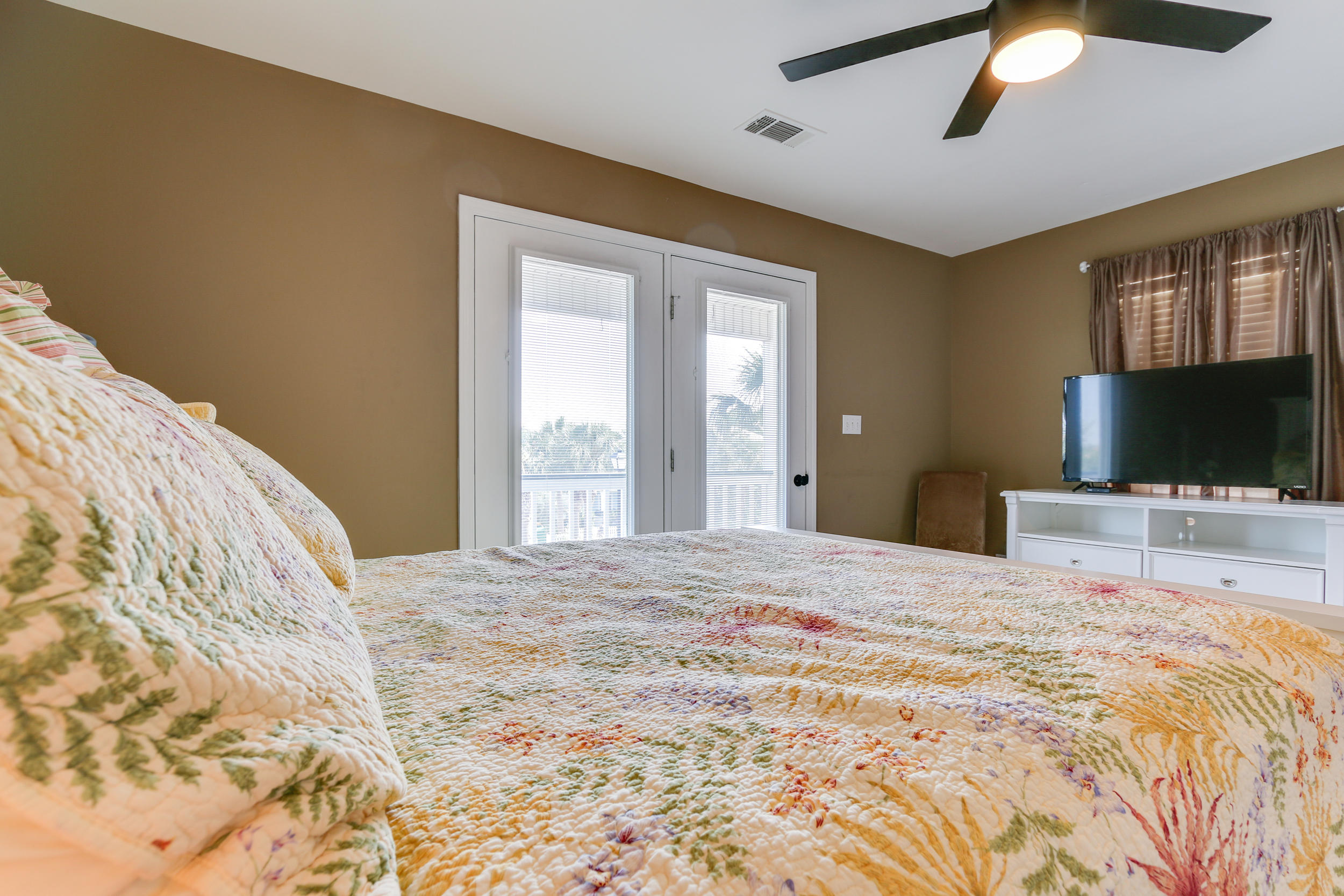 CRYSTAL BEACH COTTAGES PH 2 - Residential