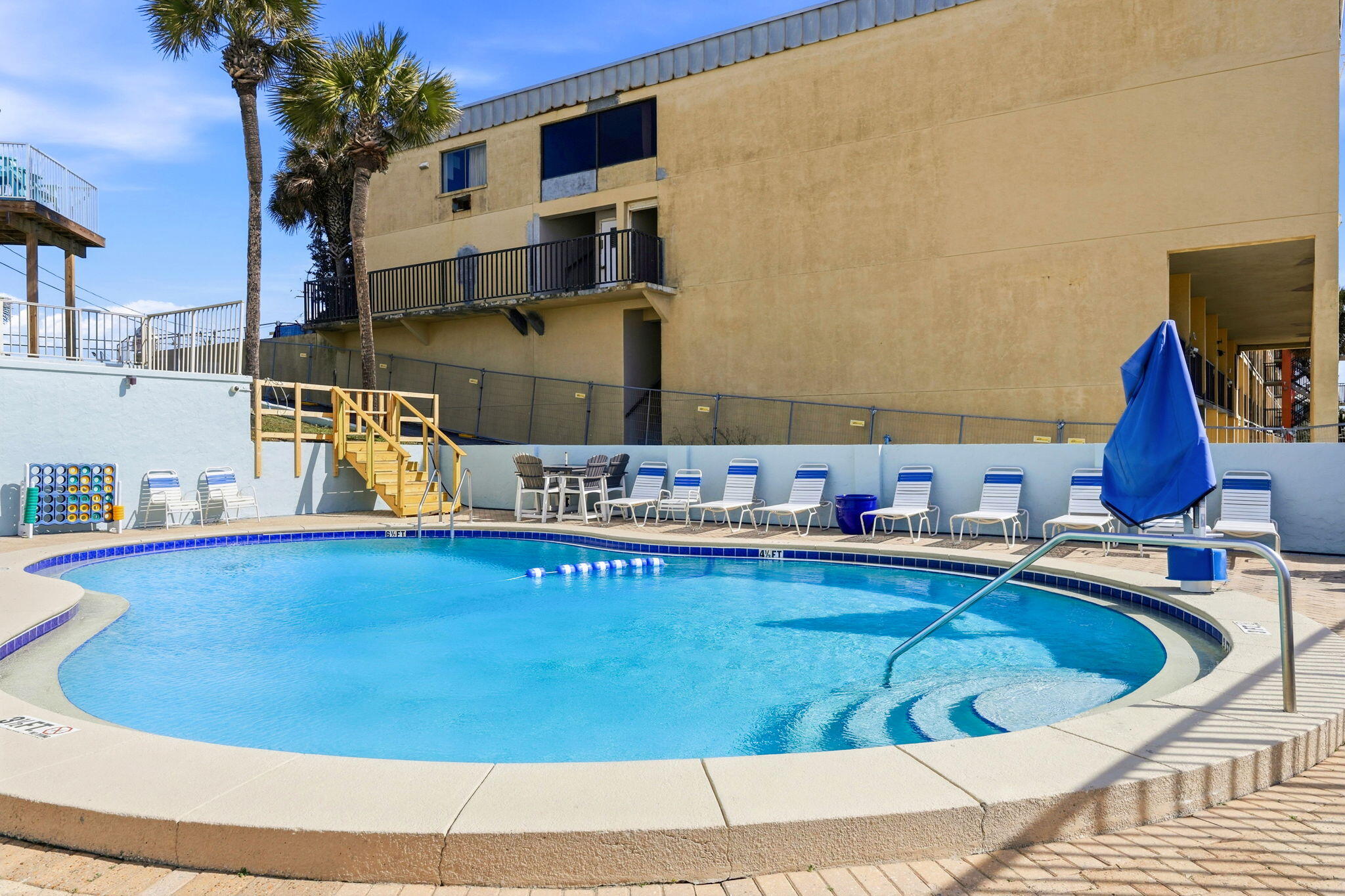 CONTINENTAL CONDO - Residential