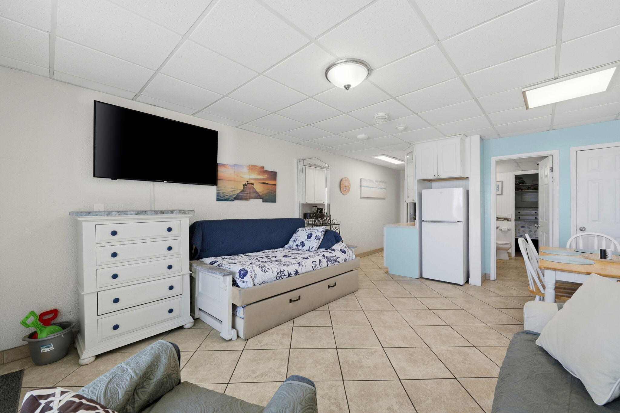 CONTINENTAL CONDO - Residential