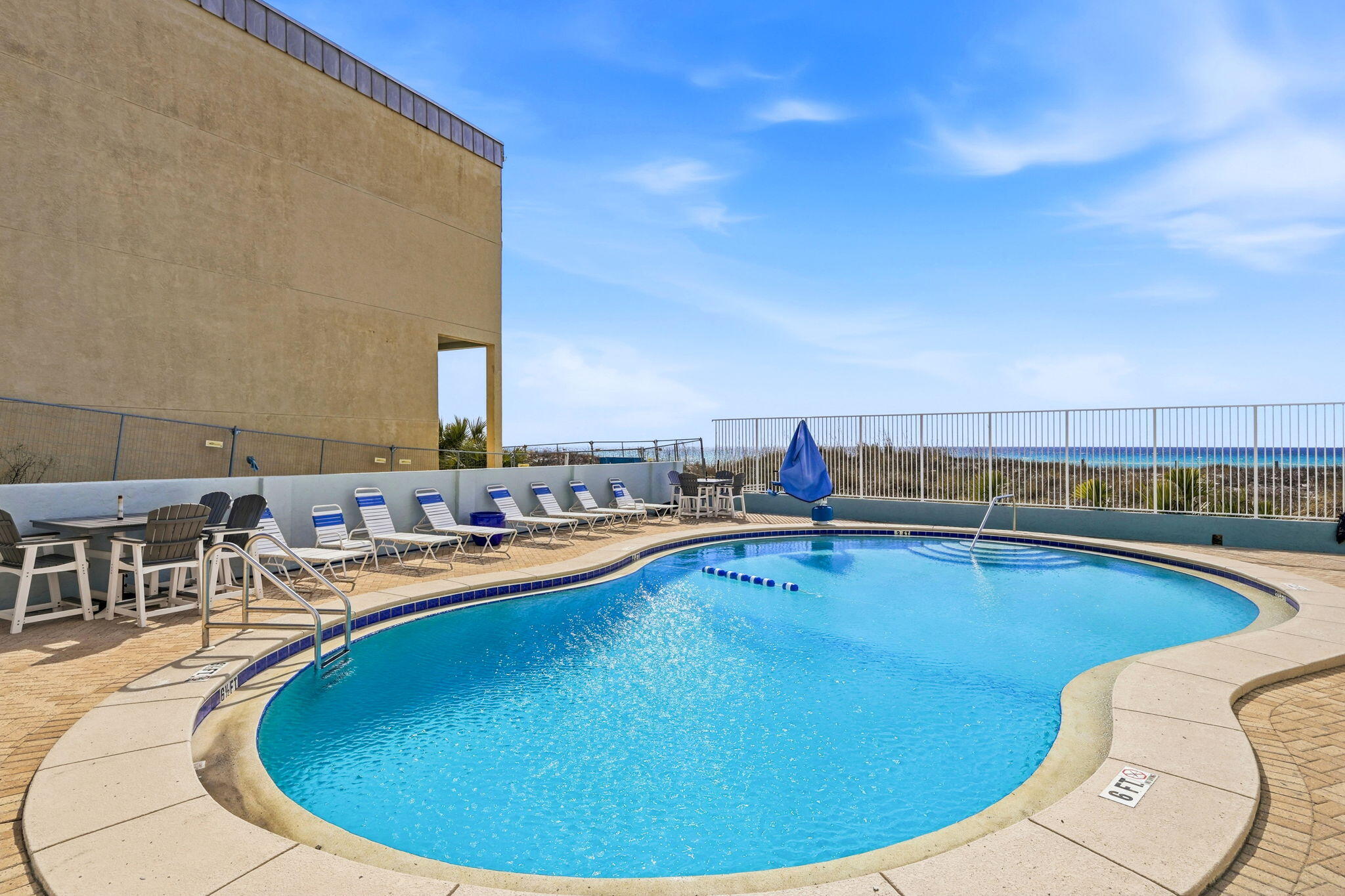CONTINENTAL CONDO - Residential