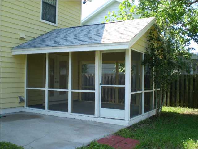DOLPHIN ESTATES - Residential Lease