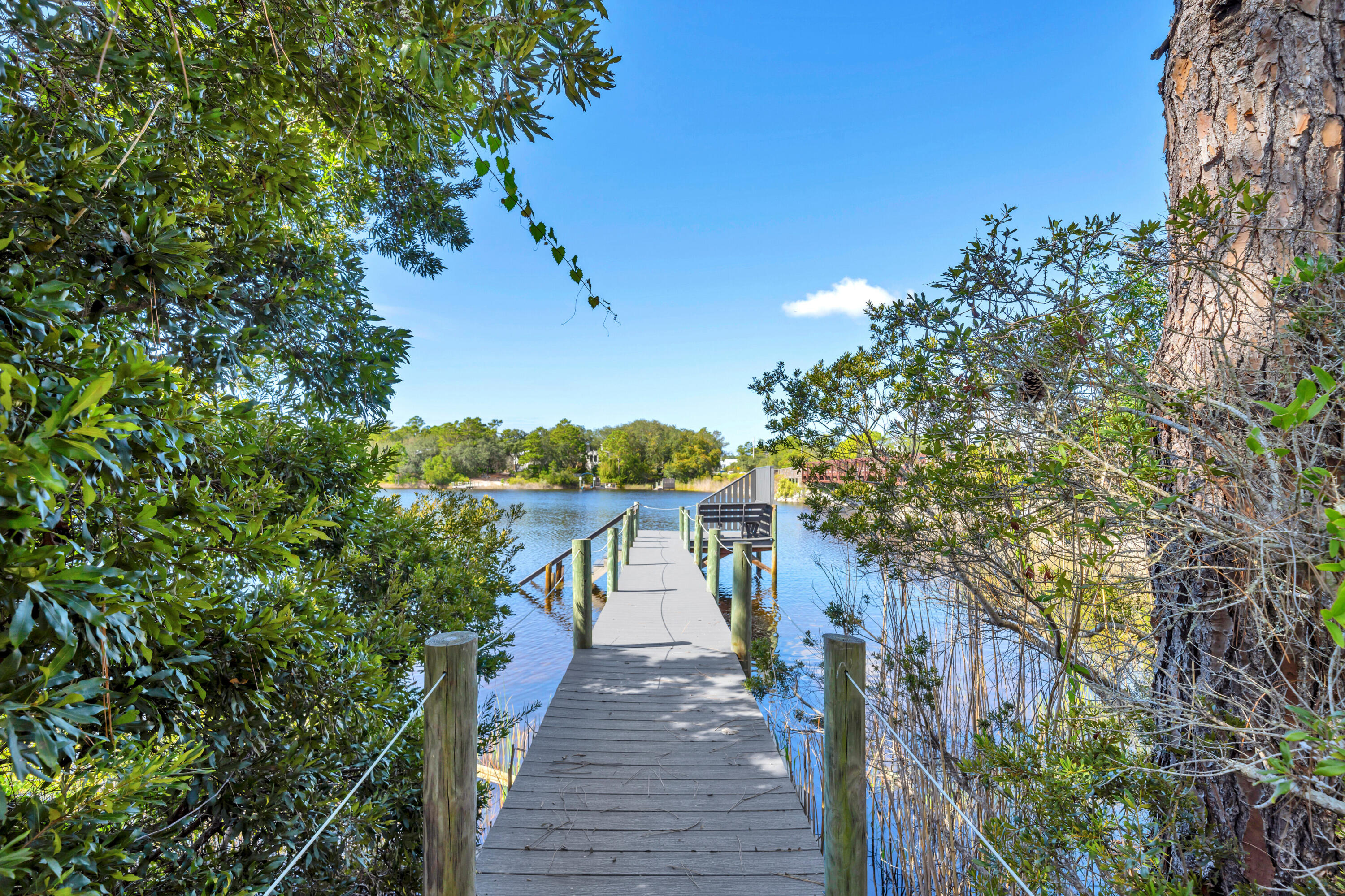 LAKEWOOD  POINTE ESTATES - Residential
