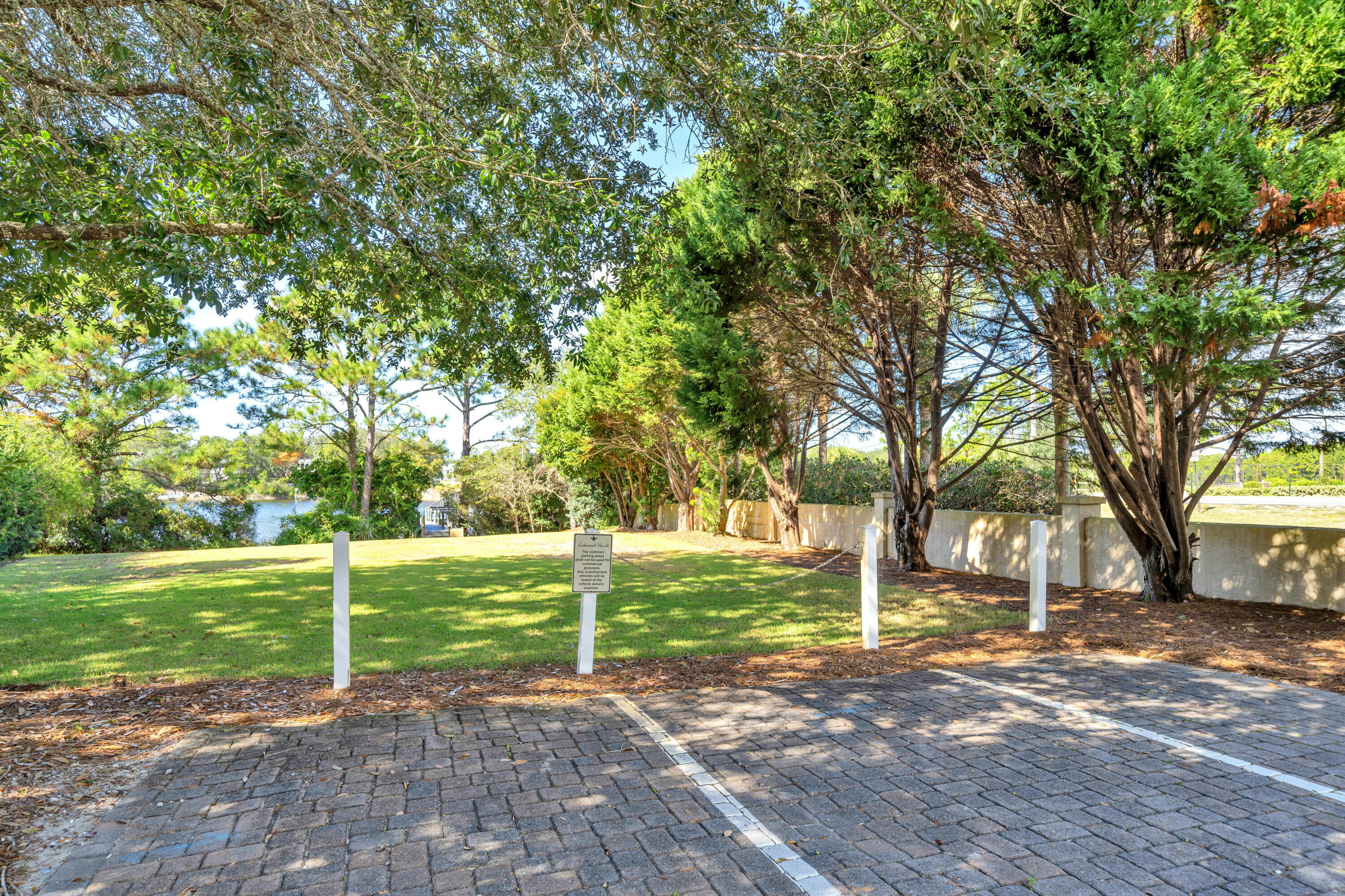 LAKEWOOD  POINTE ESTATES - Residential