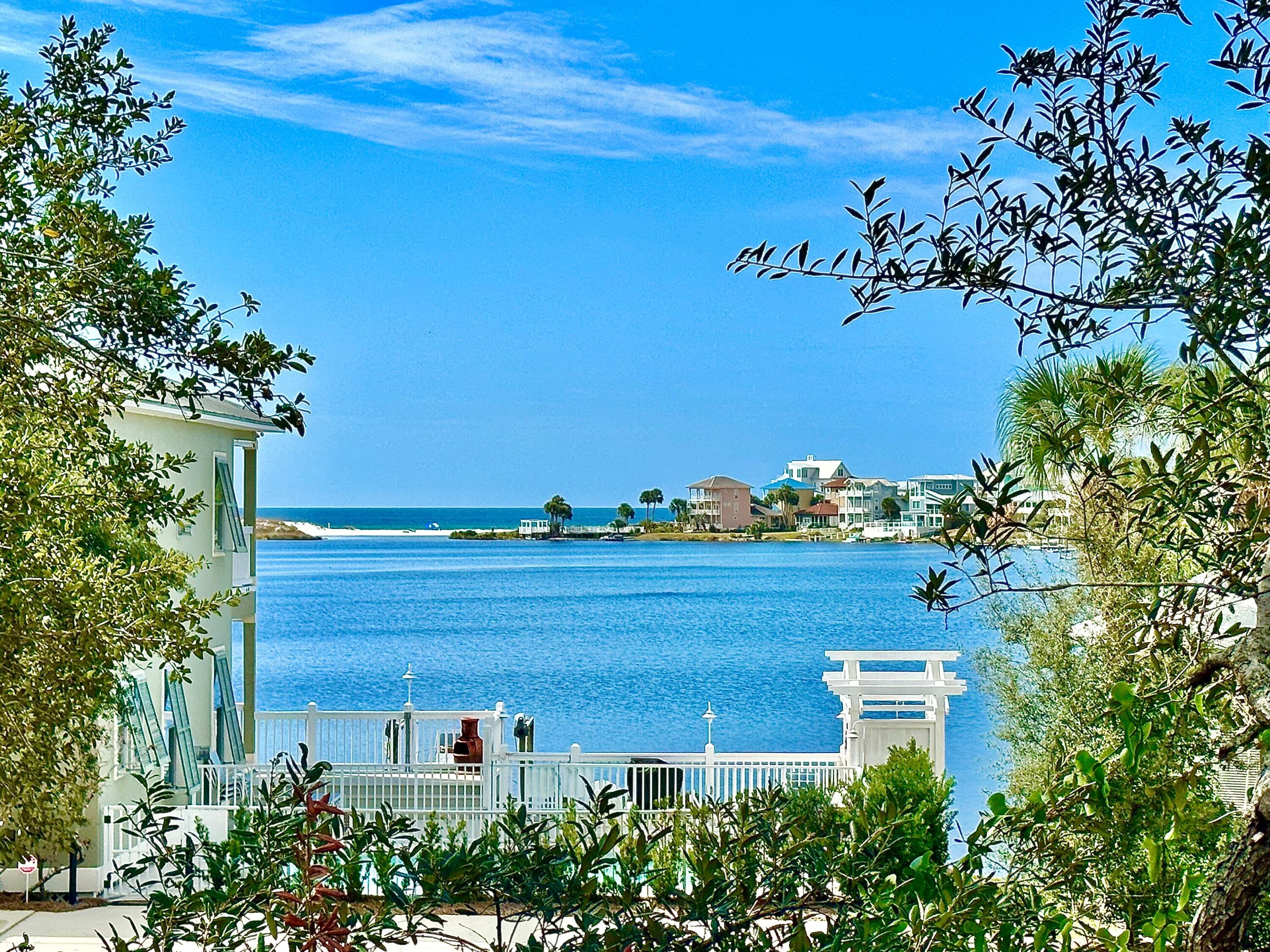 LAKEWOOD  POINTE ESTATES - Residential