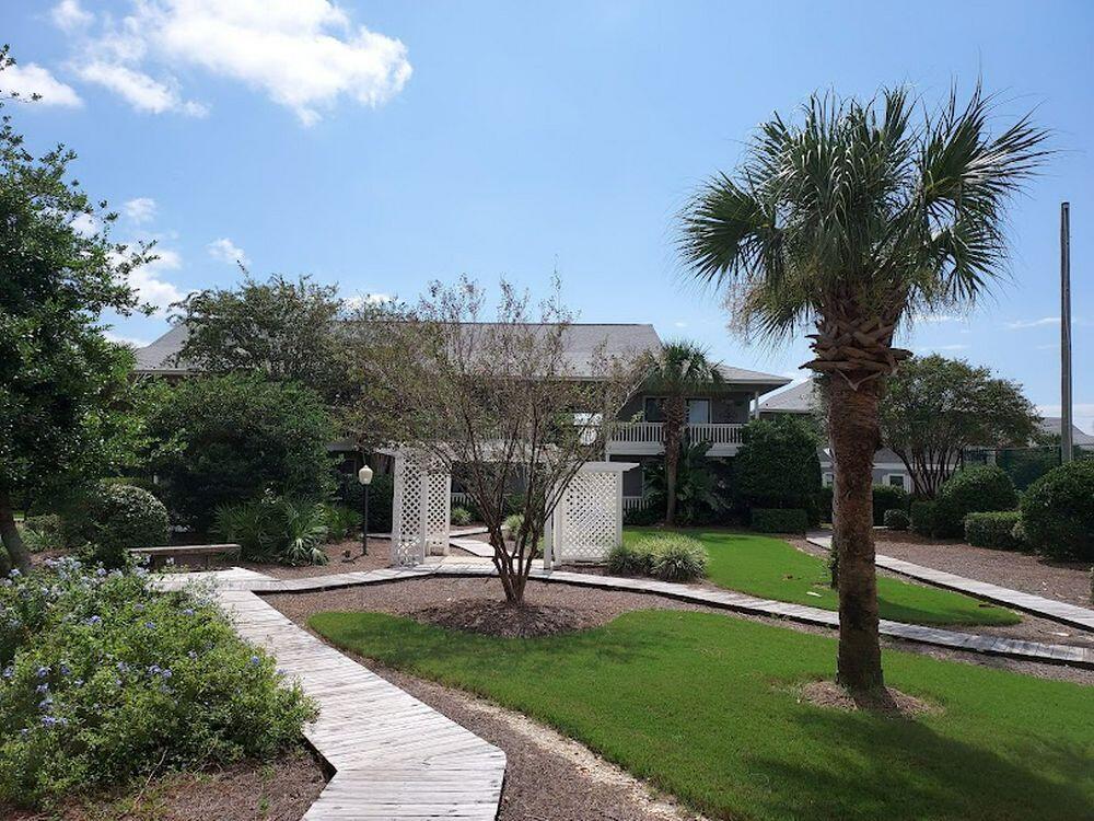 BEACHWOOD VILLAS CONDO - Residential