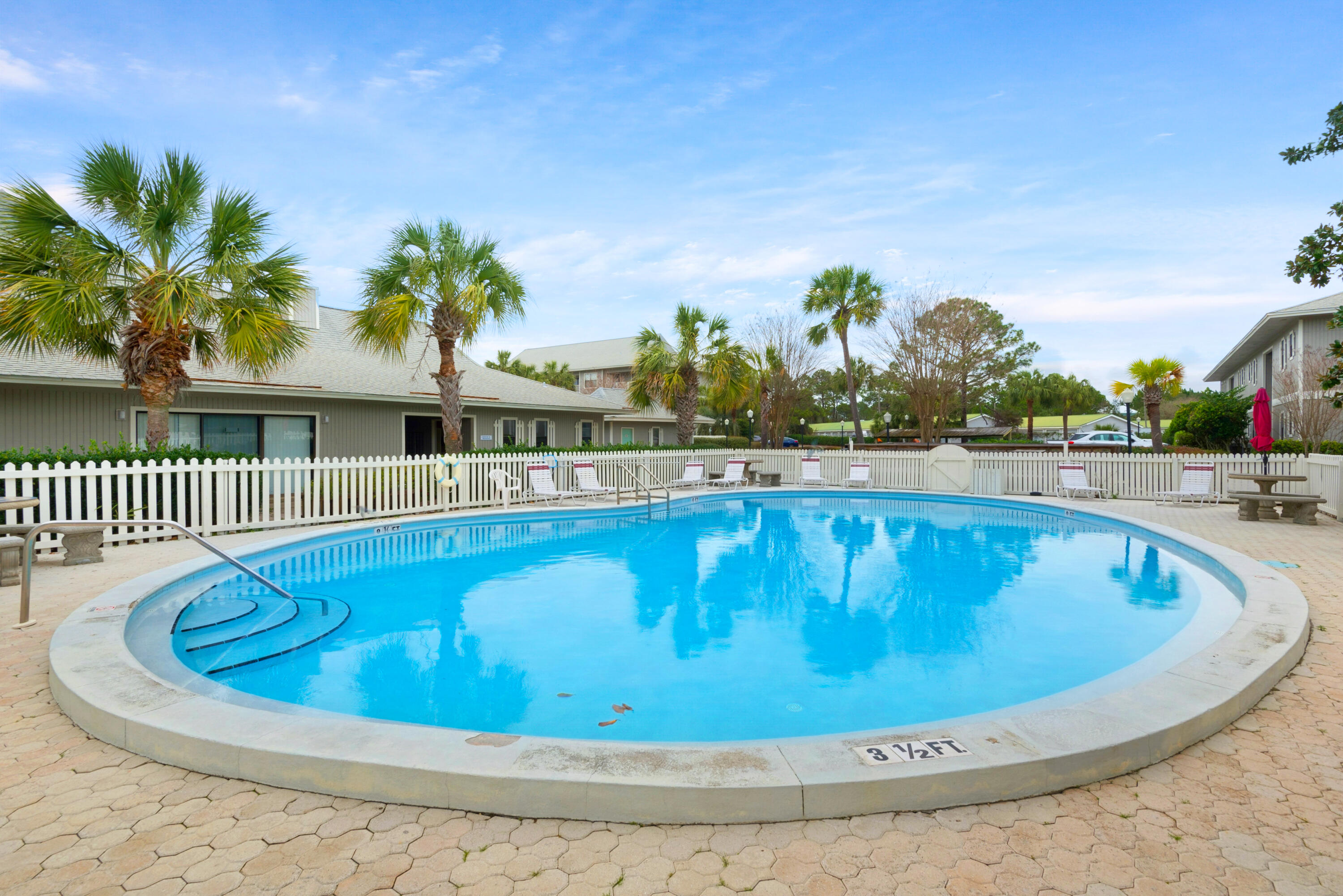 BEACHWOOD VILLAS CONDO - Residential