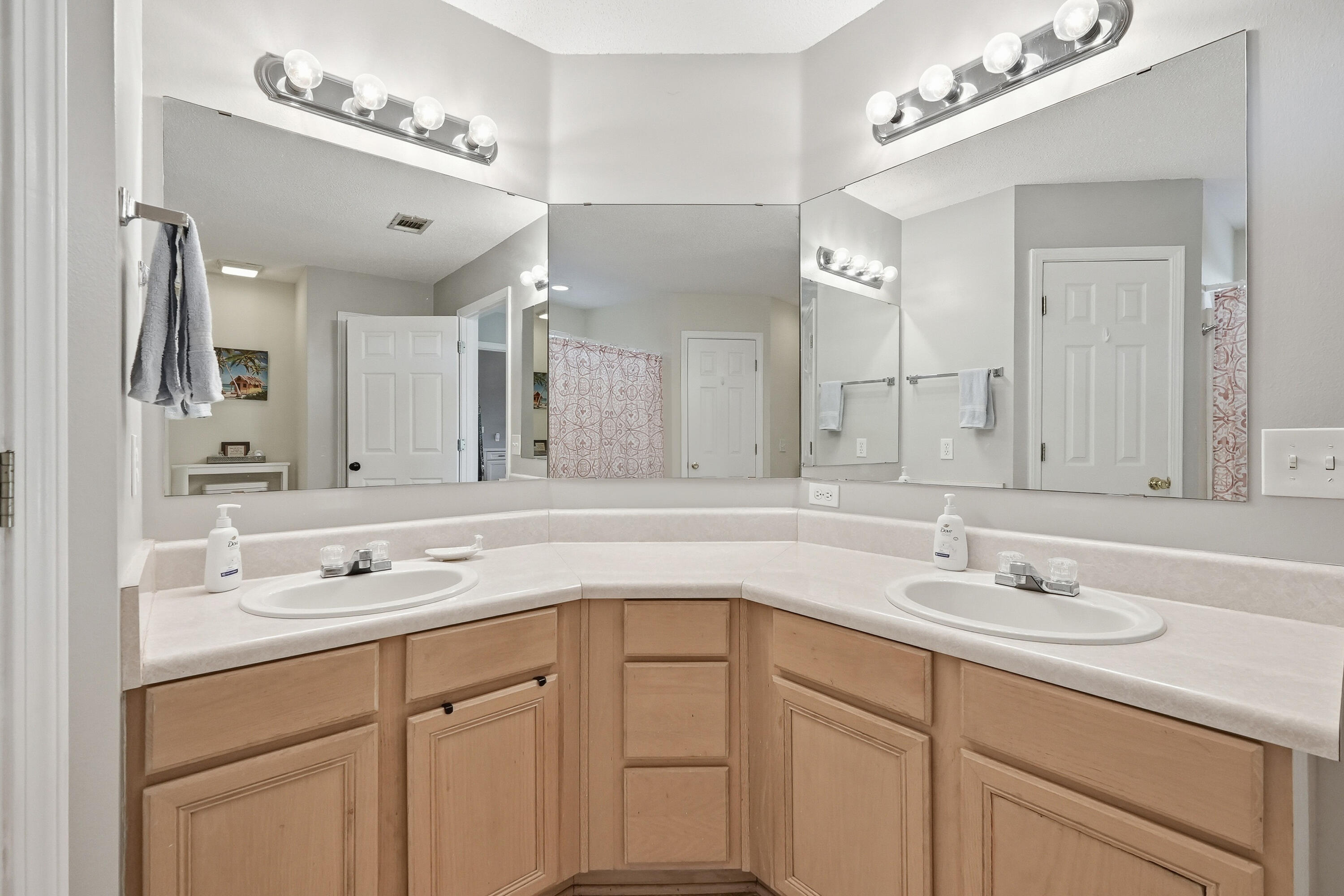 ROSS CROSSING - Residential