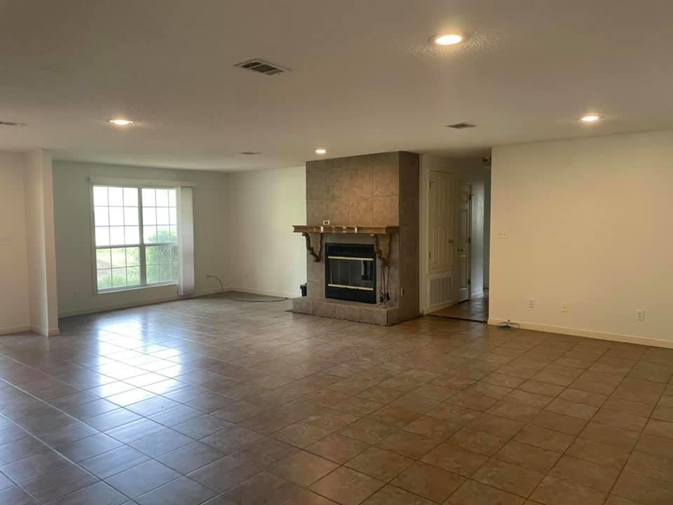 PINE SHORES - Residential Lease