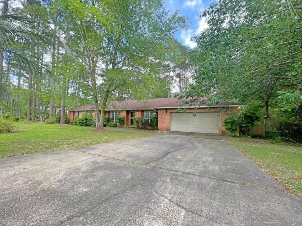 PINE SHORES - Residential Lease