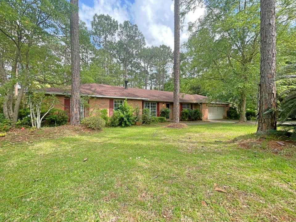 PINE SHORES - Residential Lease