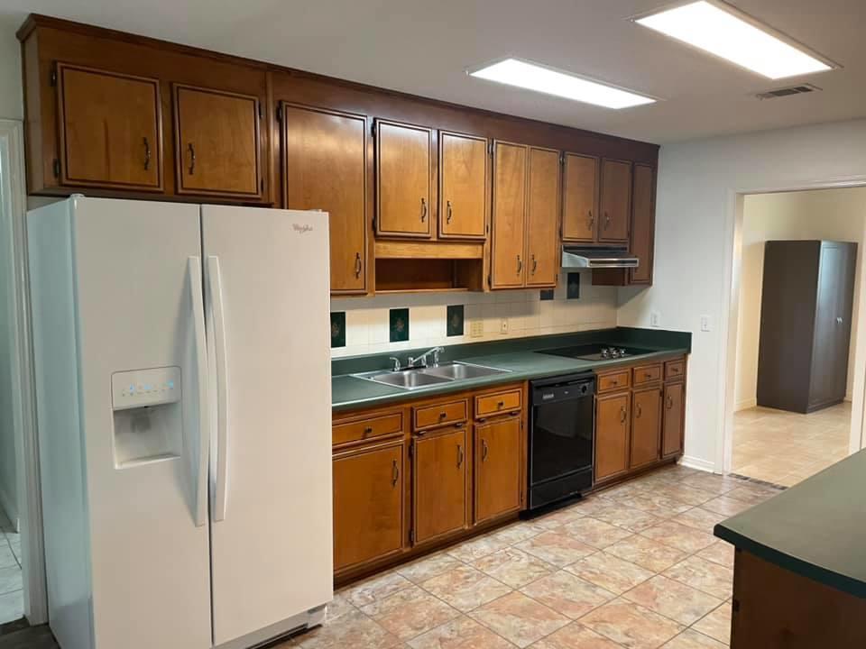 PINE SHORES - Residential Lease