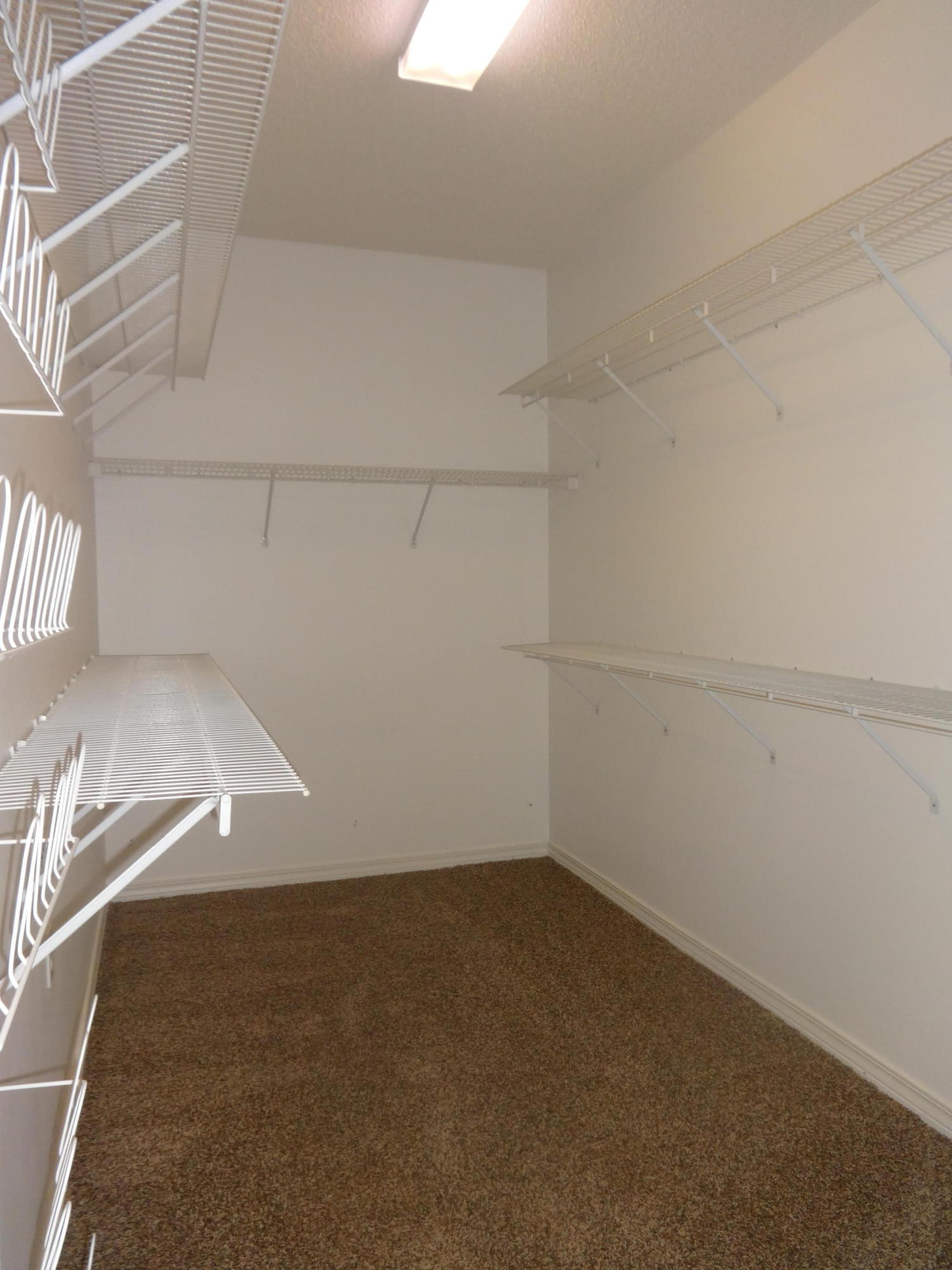 LAKESIDE EAST - Residential Lease