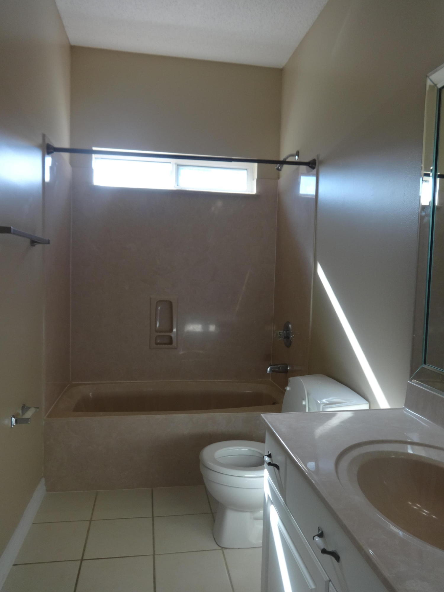 LAKESIDE EAST - Residential Lease