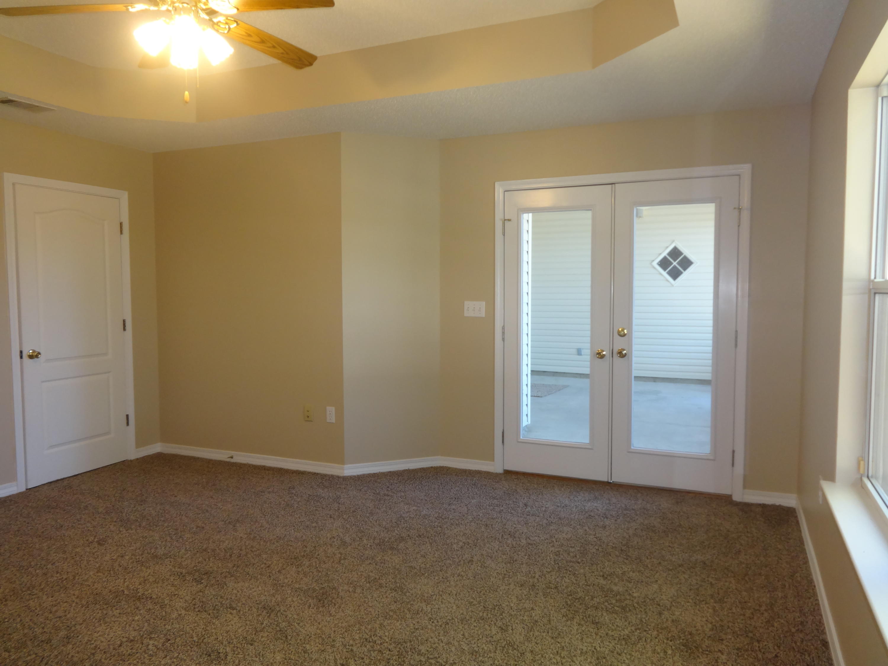 LAKESIDE EAST - Residential Lease