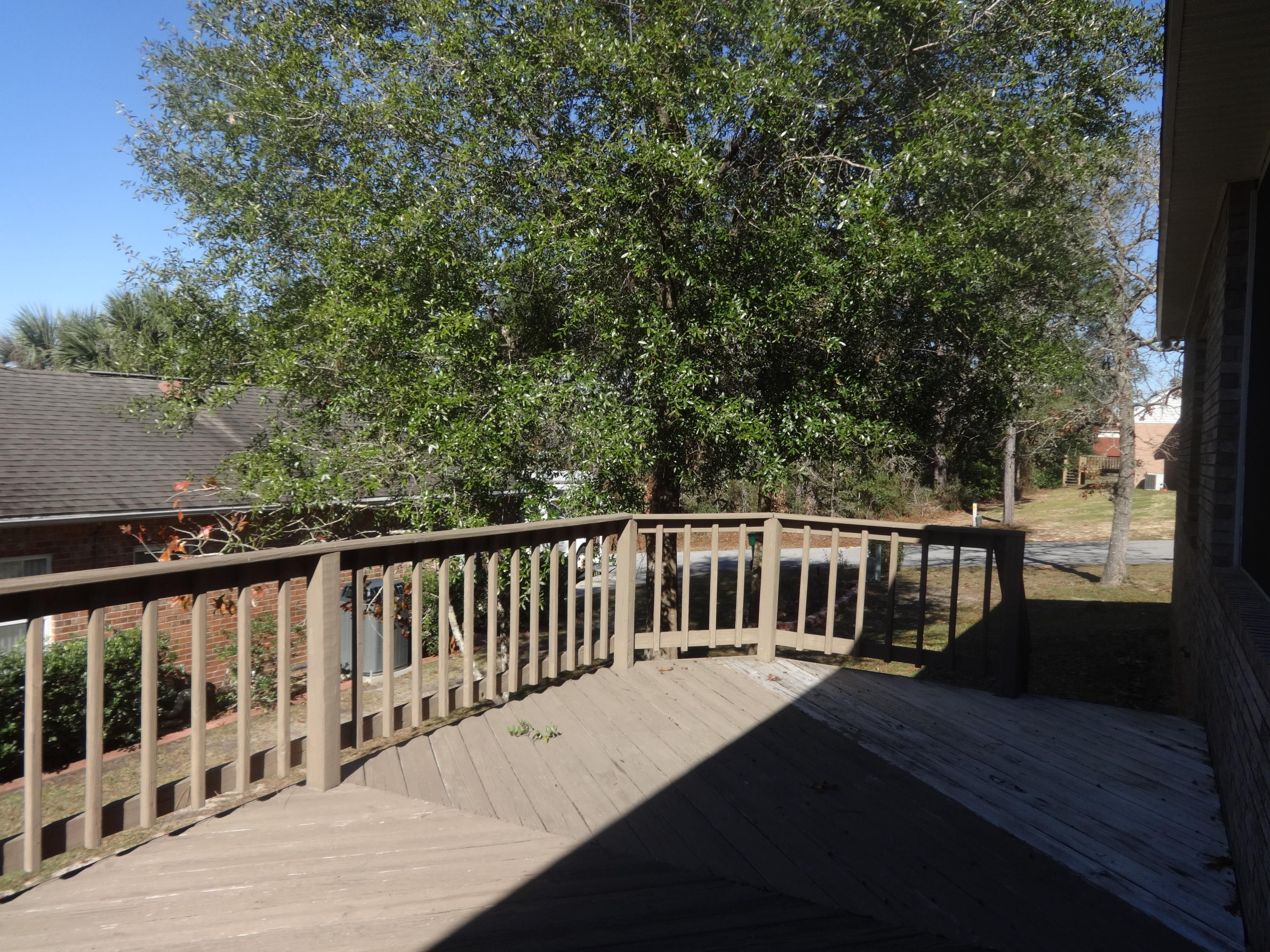 LAKESIDE EAST - Residential Lease
