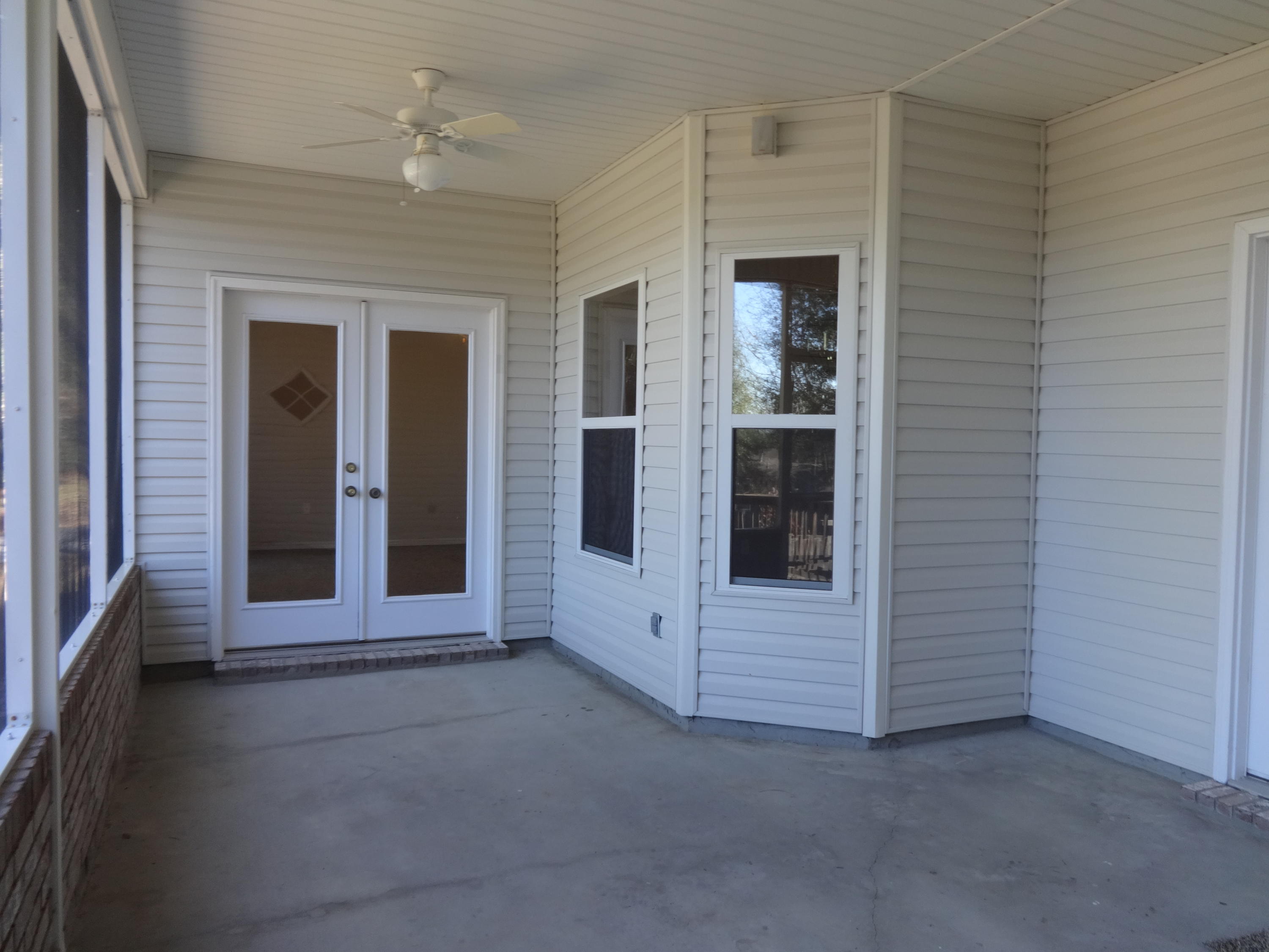LAKESIDE EAST - Residential Lease
