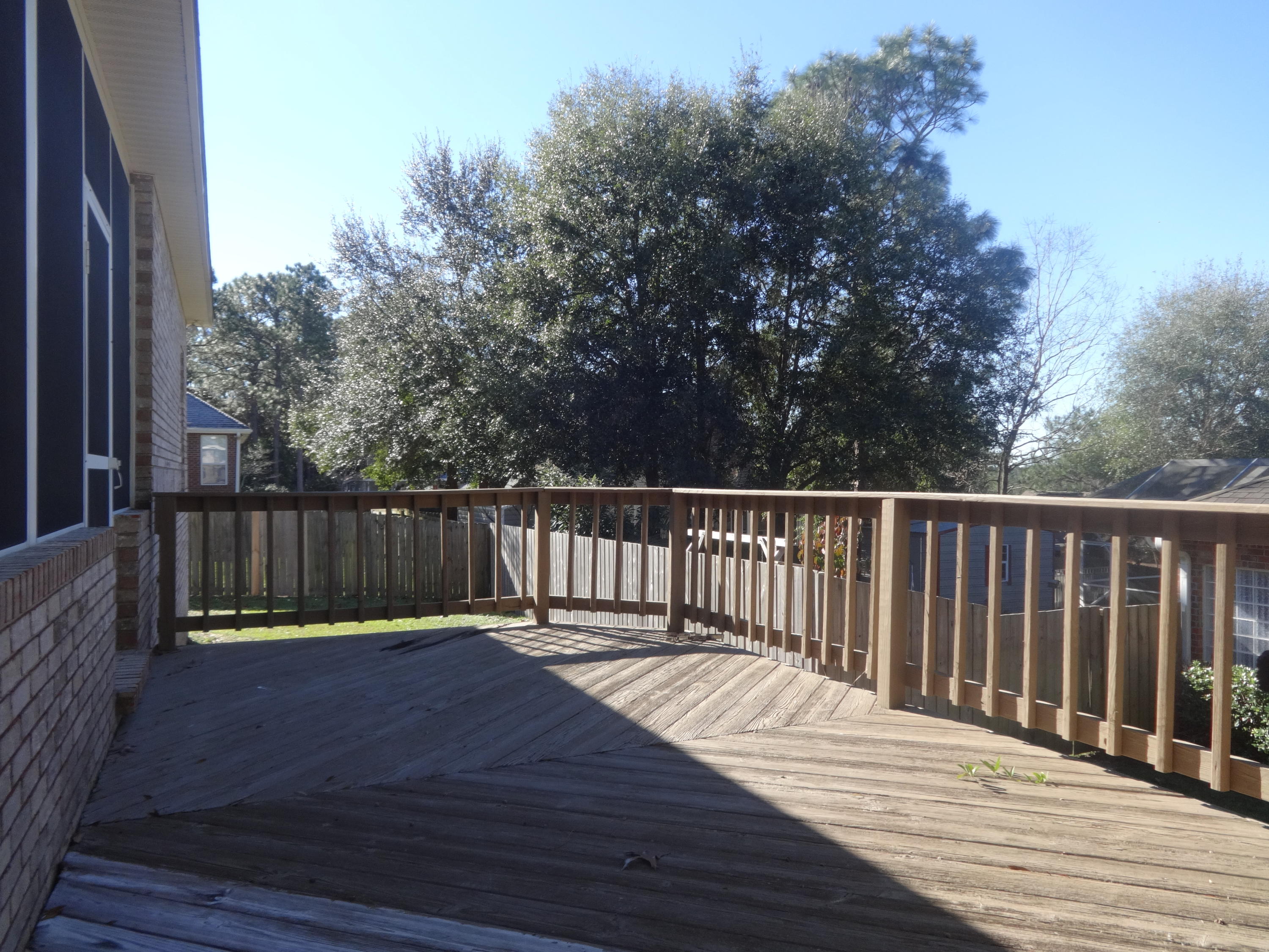 LAKESIDE EAST - Residential Lease