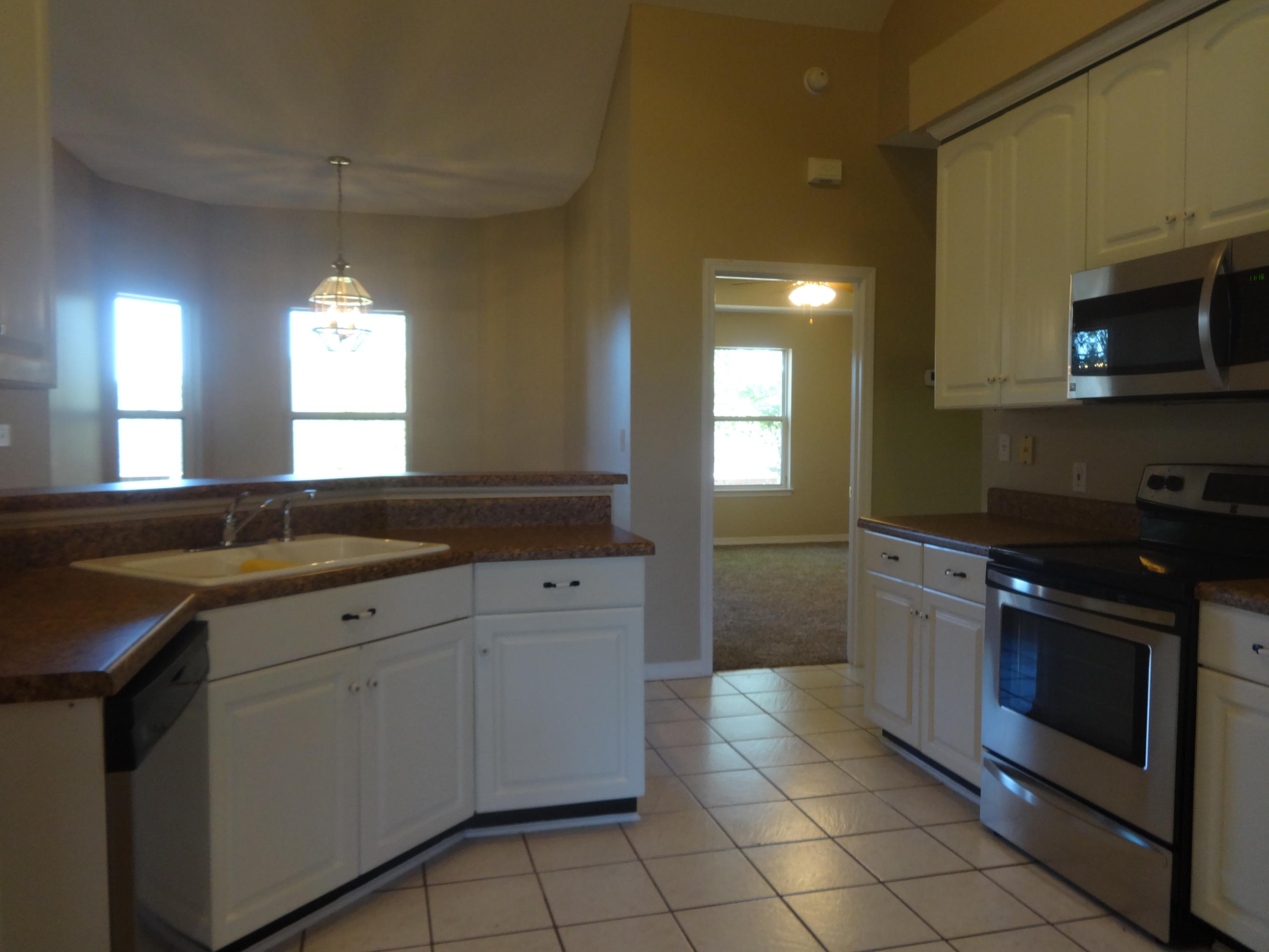 LAKESIDE EAST - Residential Lease