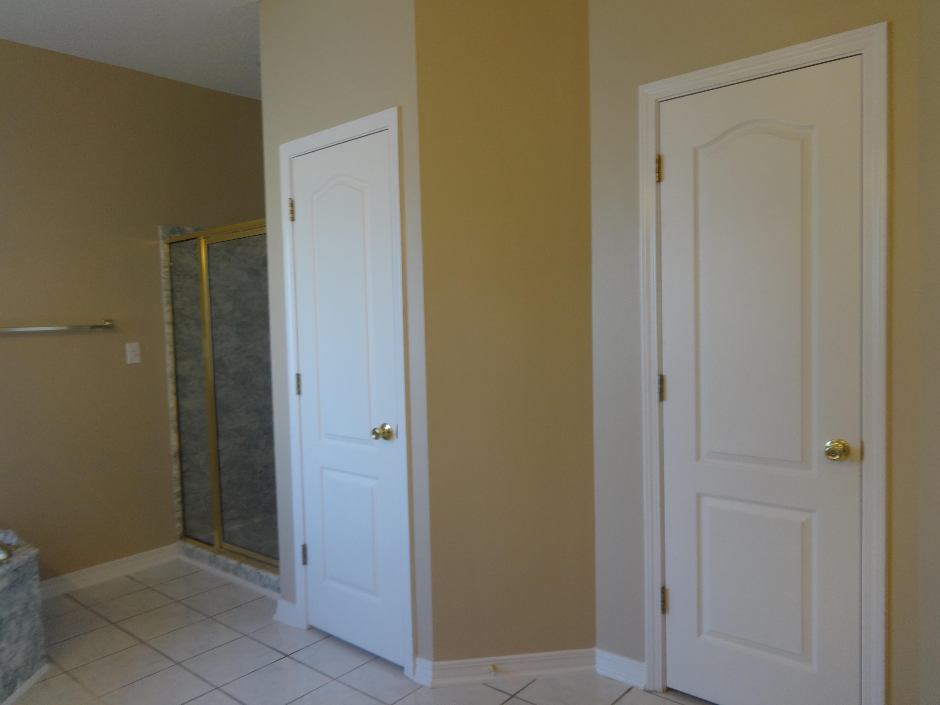 LAKESIDE EAST - Residential Lease