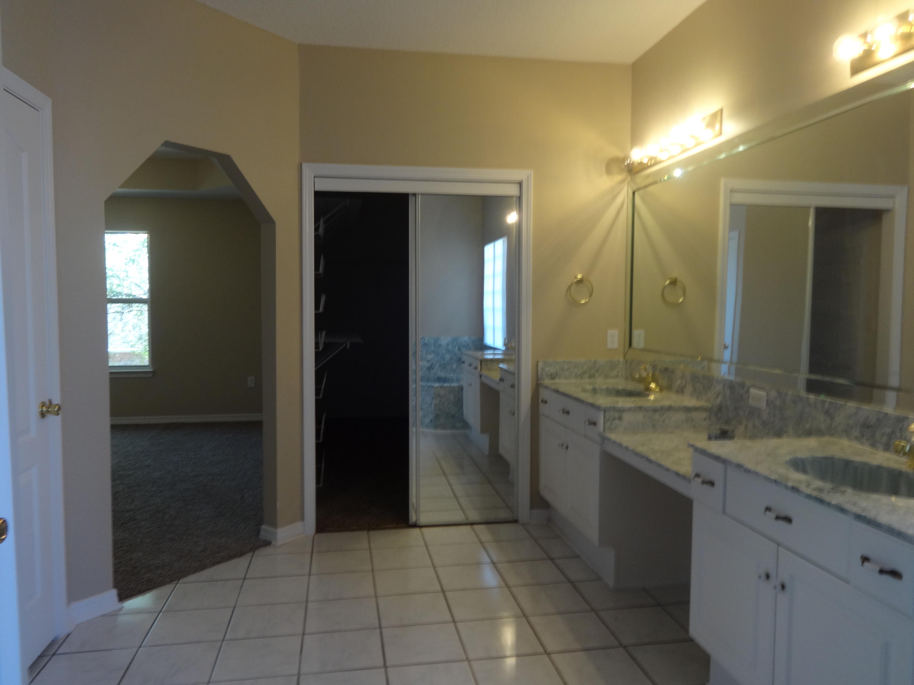 LAKESIDE EAST - Residential Lease