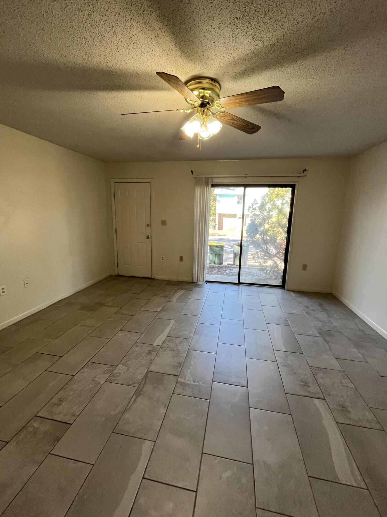 DOWNTOWNER - Residential Lease