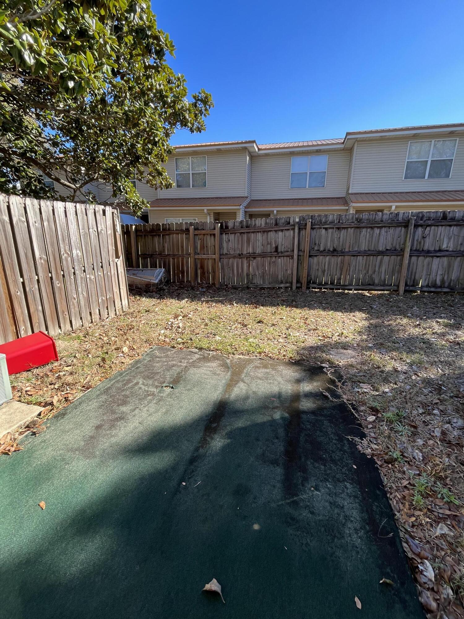 DOWNTOWNER - Residential Lease