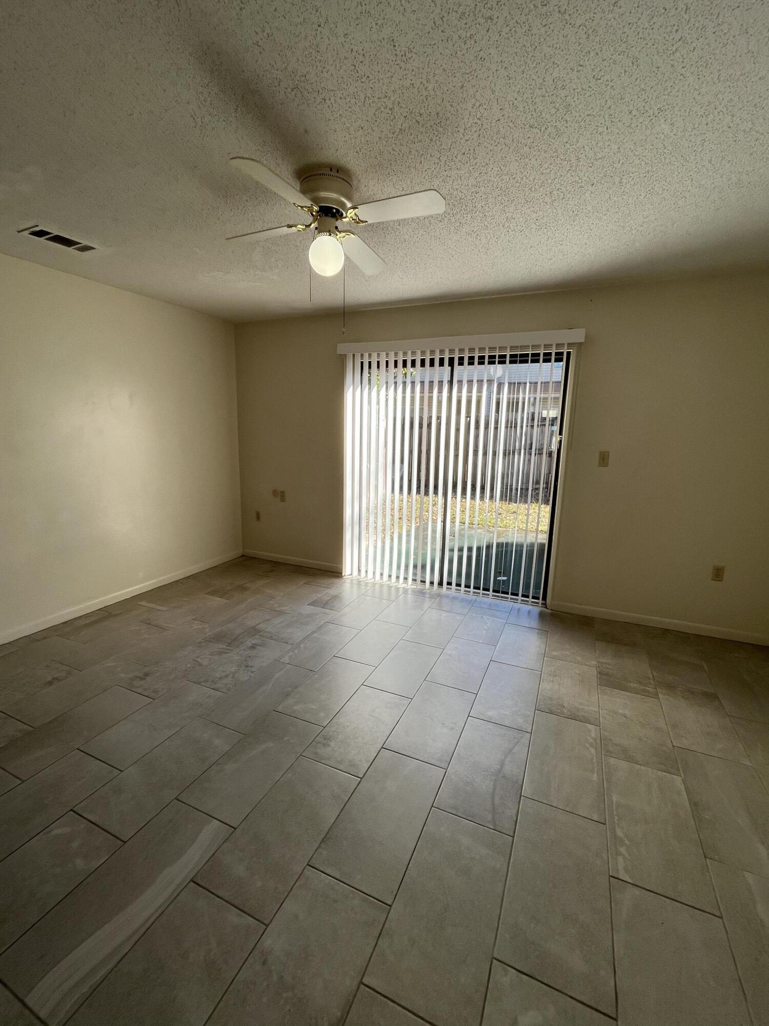 DOWNTOWNER - Residential Lease