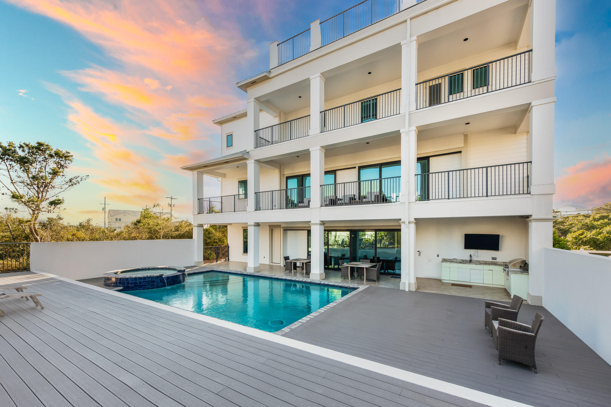 BEACH HIGHLAND - Residential