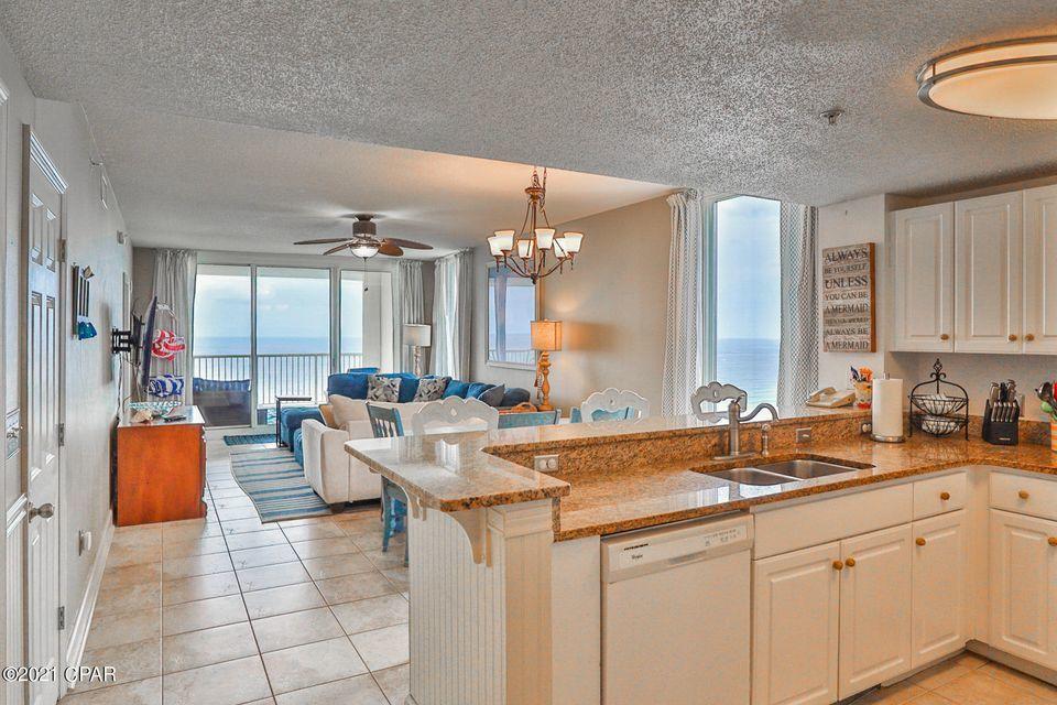 MAJESTIC BEACH TOWERS I - Residential