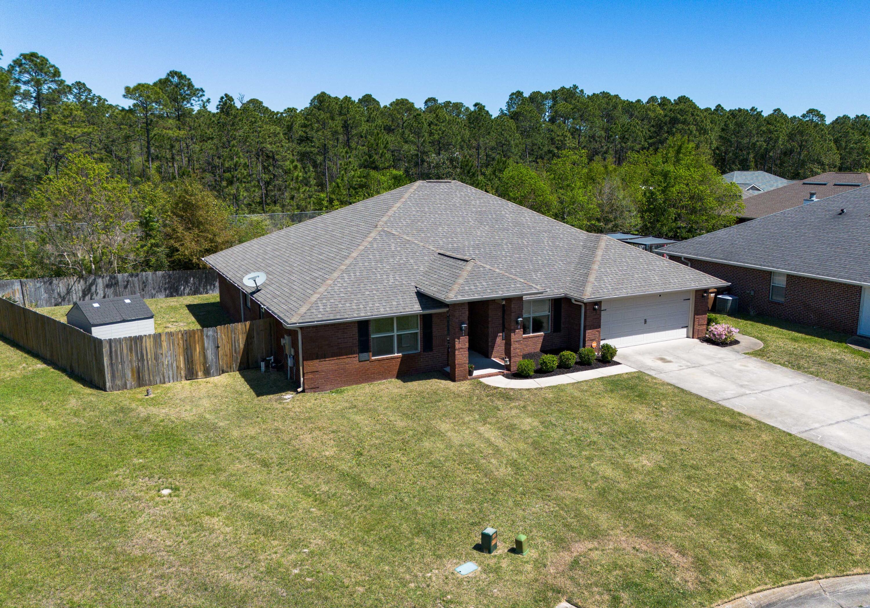 CREETWOOD VILLAGE - Residential Lease