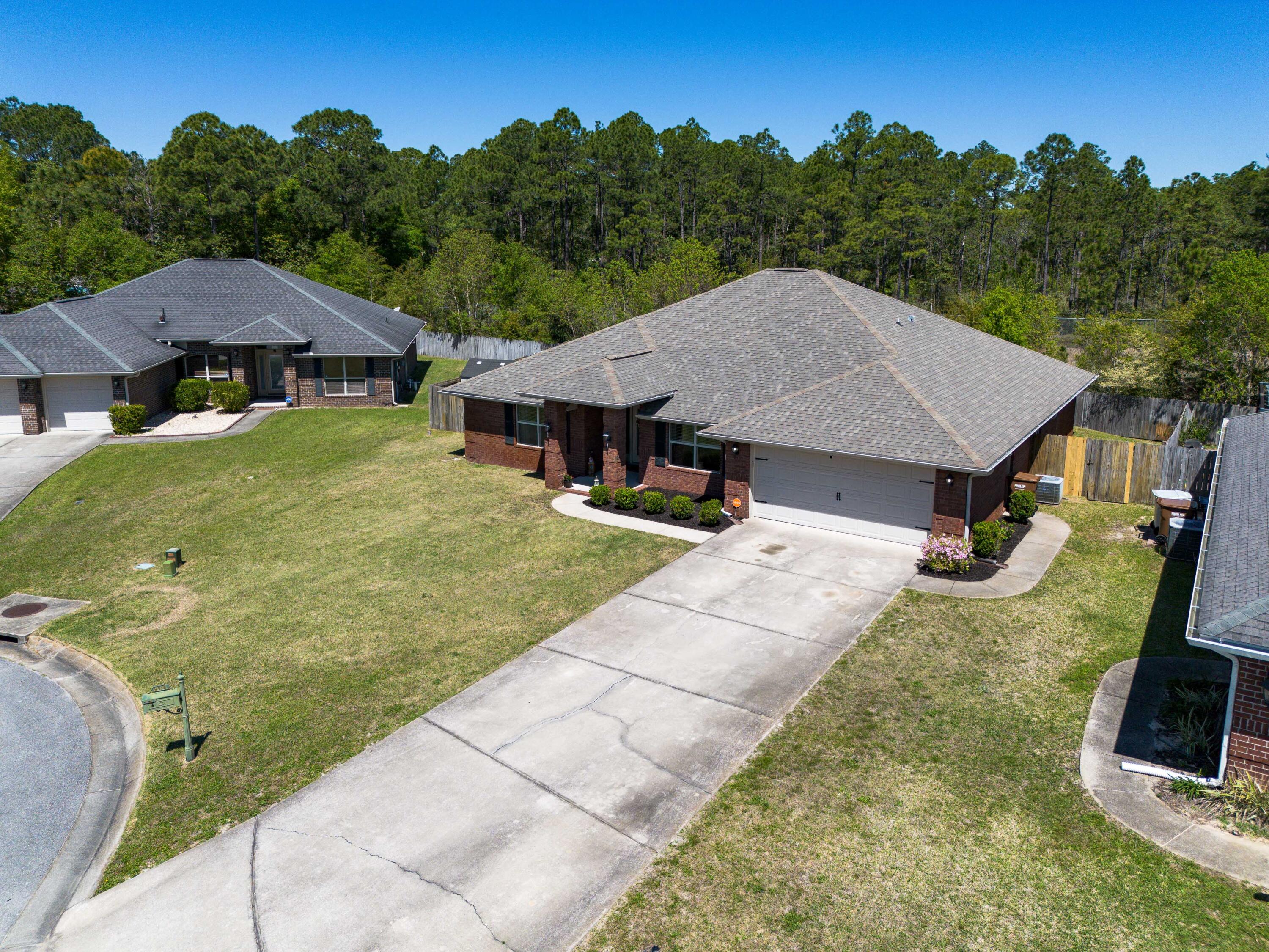 CREETWOOD VILLAGE - Residential Lease