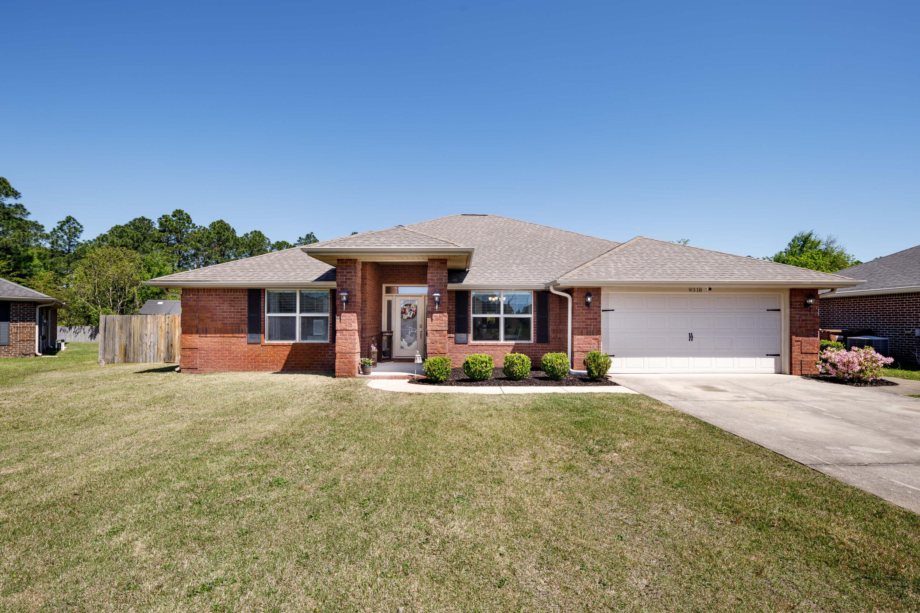 Big Beautiful PET FRIENDLY 4 Bedroom brick home ready for your move in today! Ideally situated on a quiet cul-de-sac, convenient to all Navarre living offers: 10-15 minutes to Hurlburt AND just 10 min. to the gorgeous Gulf beaches & Nav.Soccer Park nearby, too!  Great floor plan: welcoming foyer opens to living, dining rooms, and the front office/studio/family room. Open kitchen with vaulted ceiling, b'fast bar, SS appliances, & granite countertops (in baths, too!) And so much more...  Did we say Pet Friendly?!