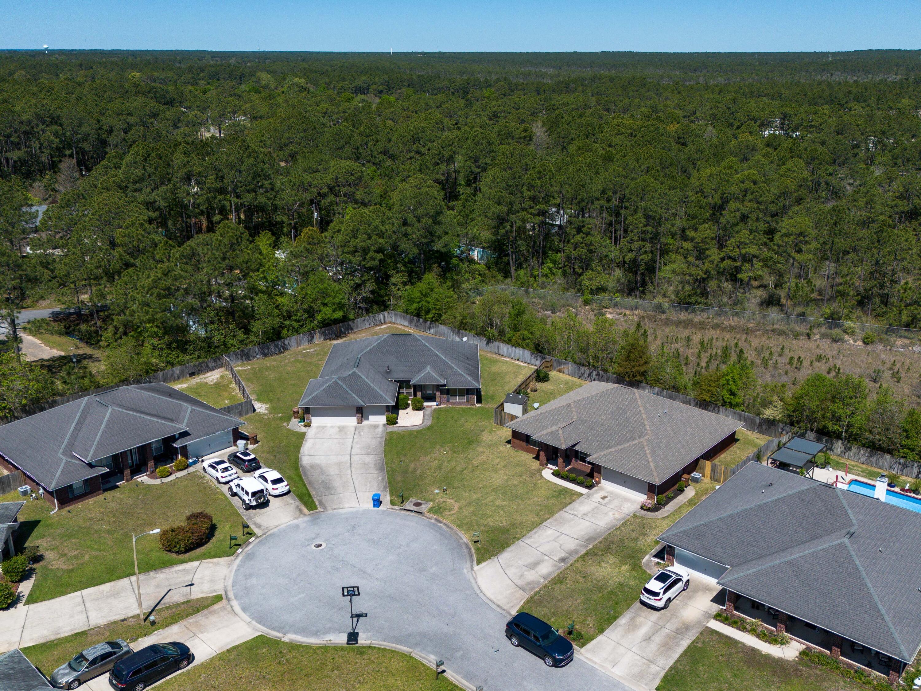 CREETWOOD VILLAGE - Residential Lease