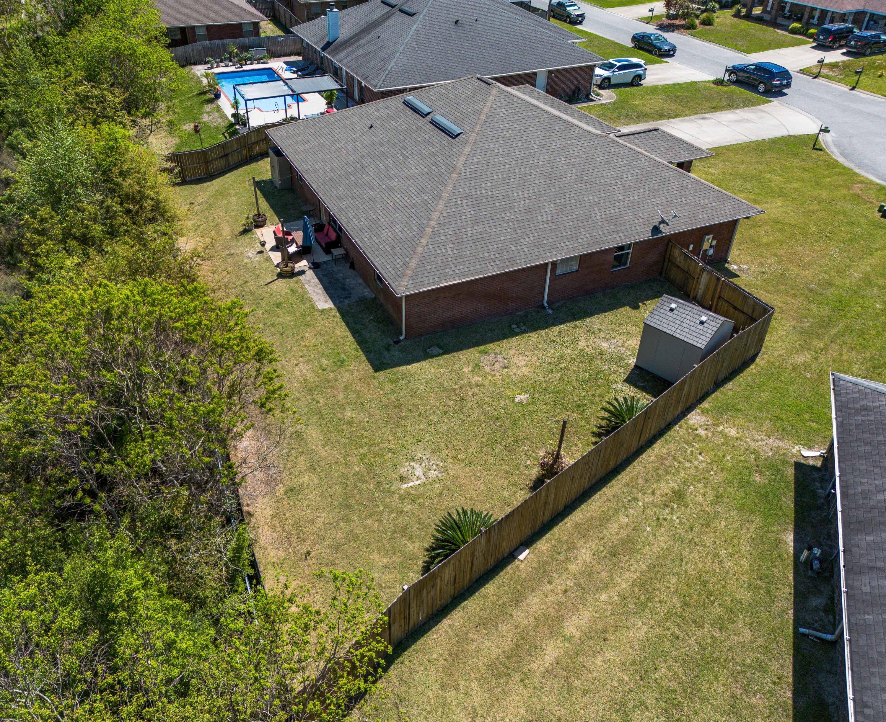 CREETWOOD VILLAGE - Residential Lease