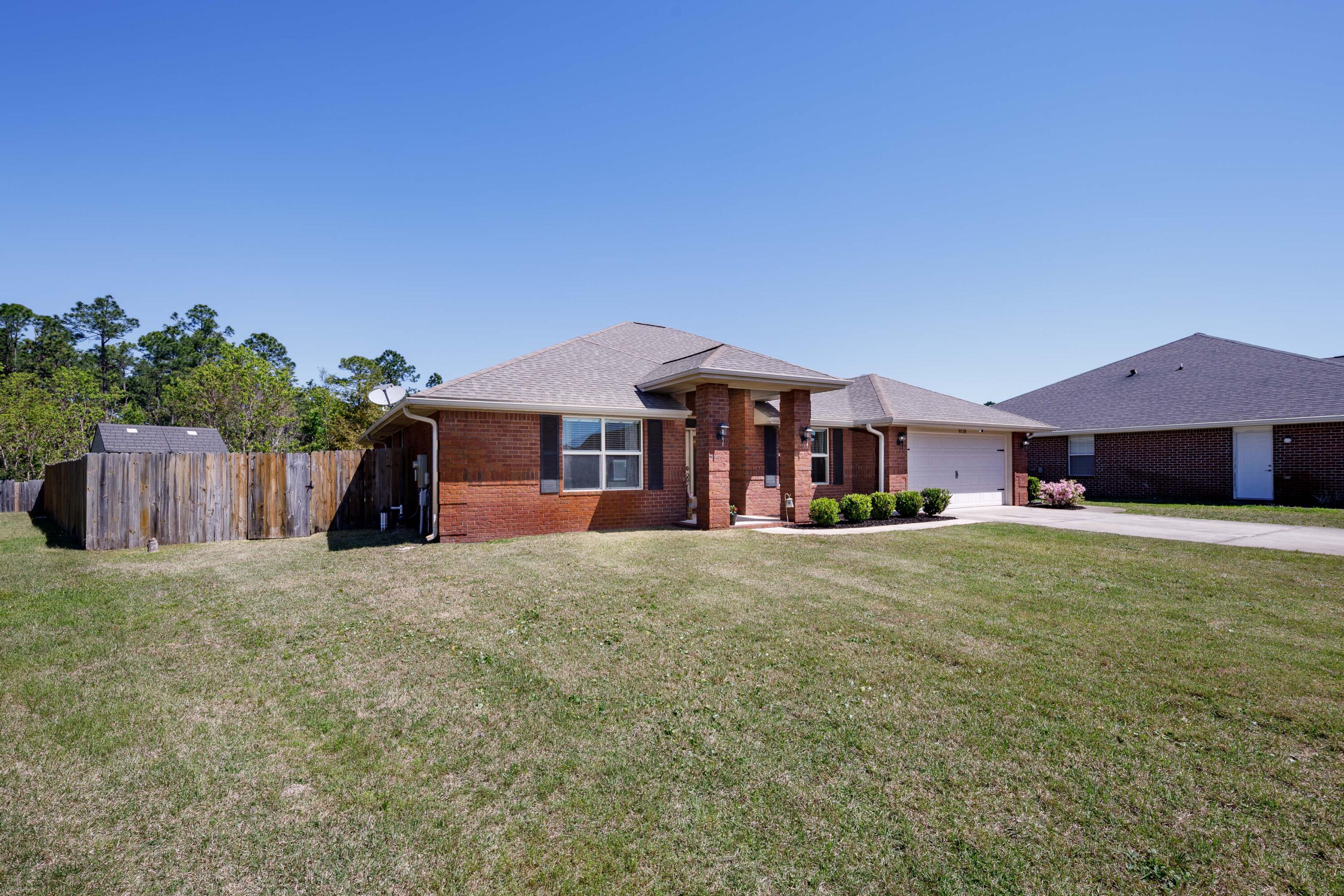CREETWOOD VILLAGE - Residential Lease