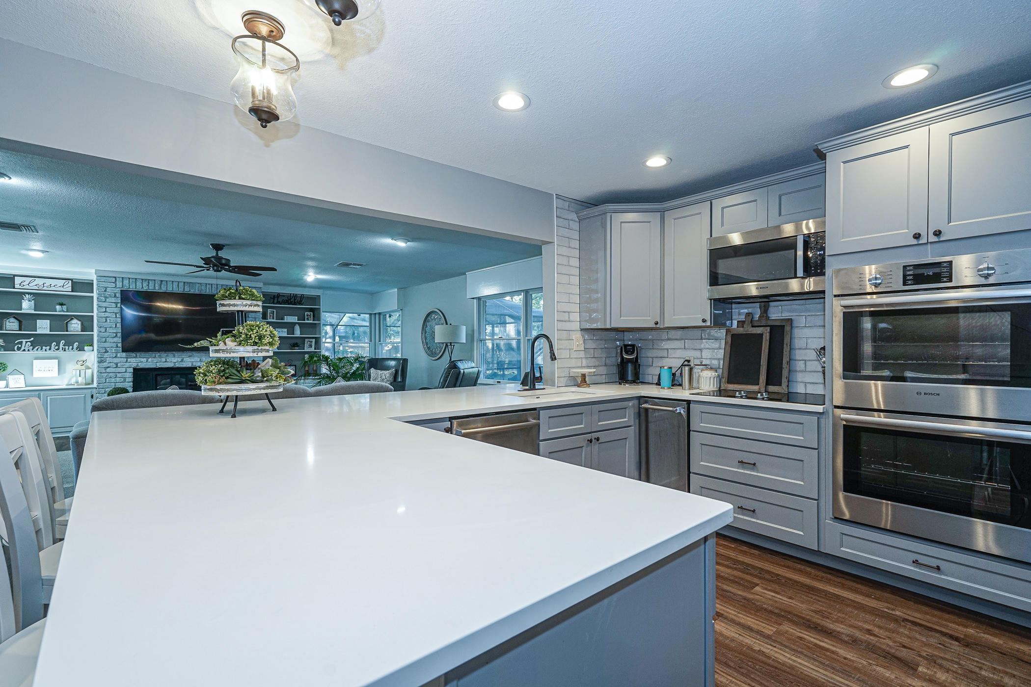 COUNTRY CLUB ESTATES - Residential