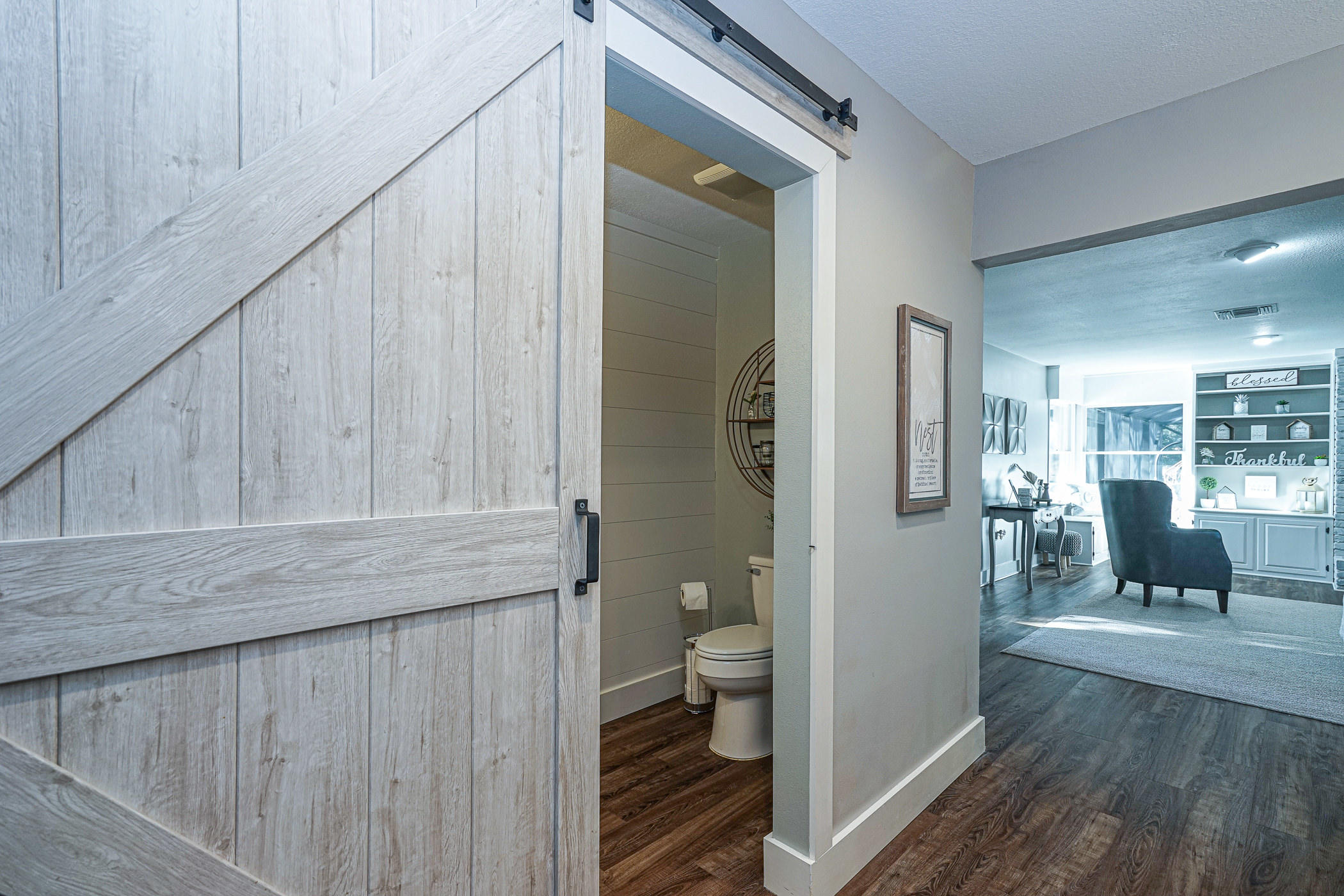 COUNTRY CLUB ESTATES - Residential