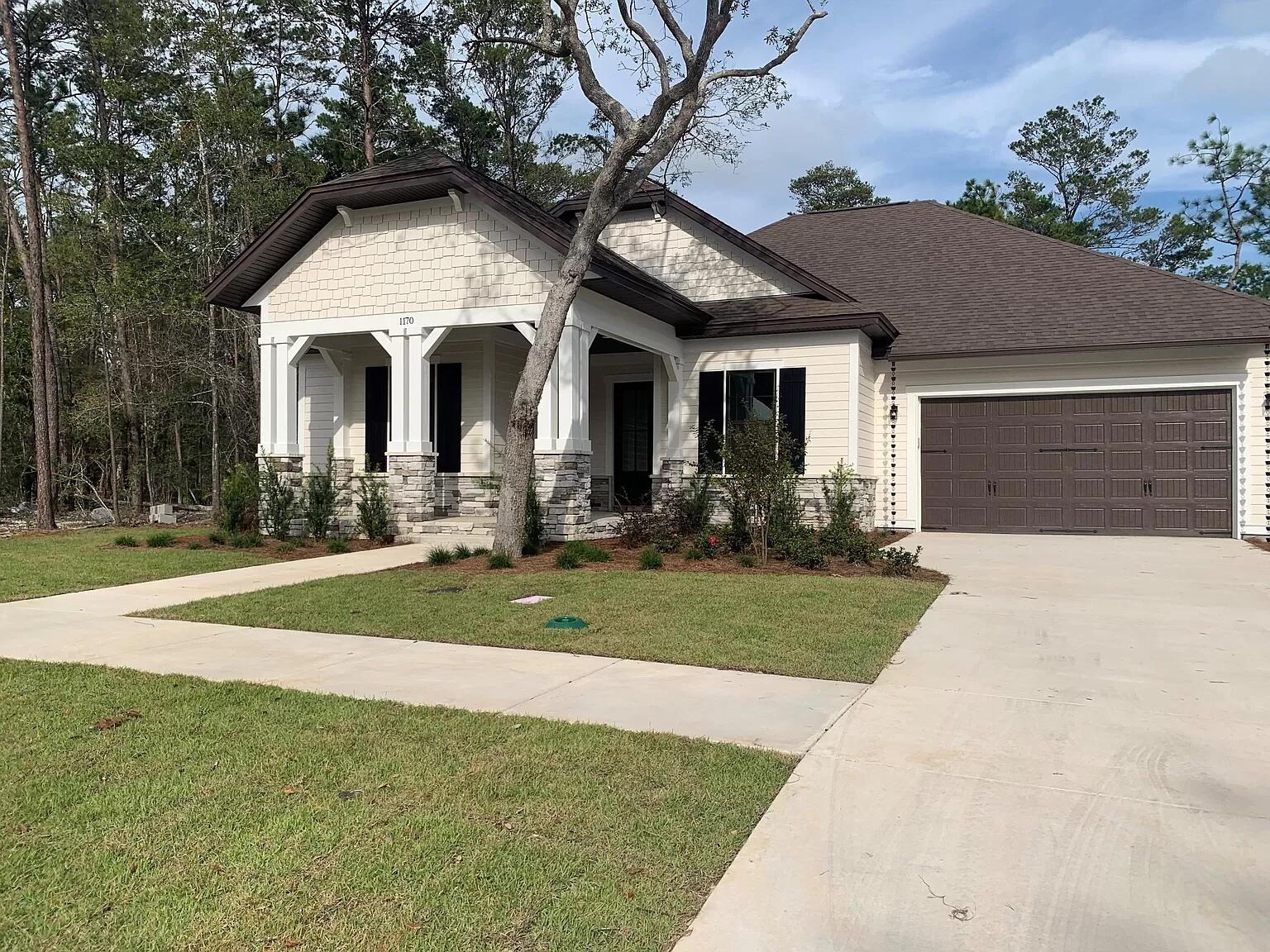Welcome to this beautiful home in the sought-after Deer Moss Creek community. This RARE opportunity offers a spacious open floor plan with 4 bedrooms and 2 bathrooms. The kitchen is a chef's dream with stainless steel appliances, quartz countertops, a gas stove, and a convenient kitchen island. The master bathroom features a double vanity and a walk-in closet for added convenience. Don't miss out on the chance to call this your home!