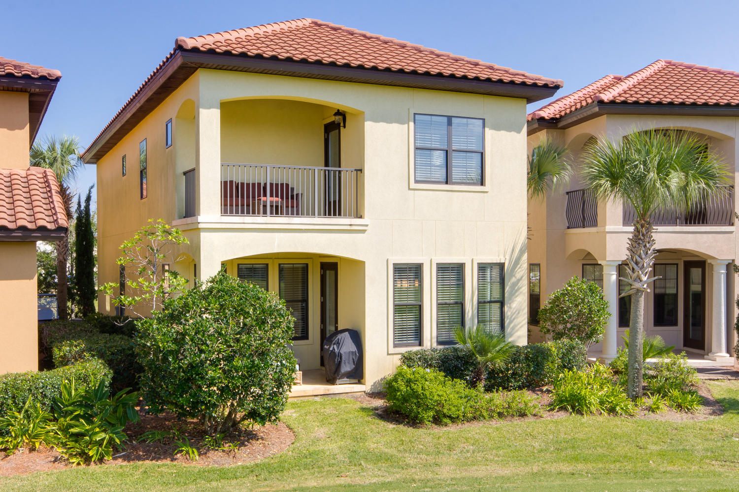 VILLA LAGO - Residential