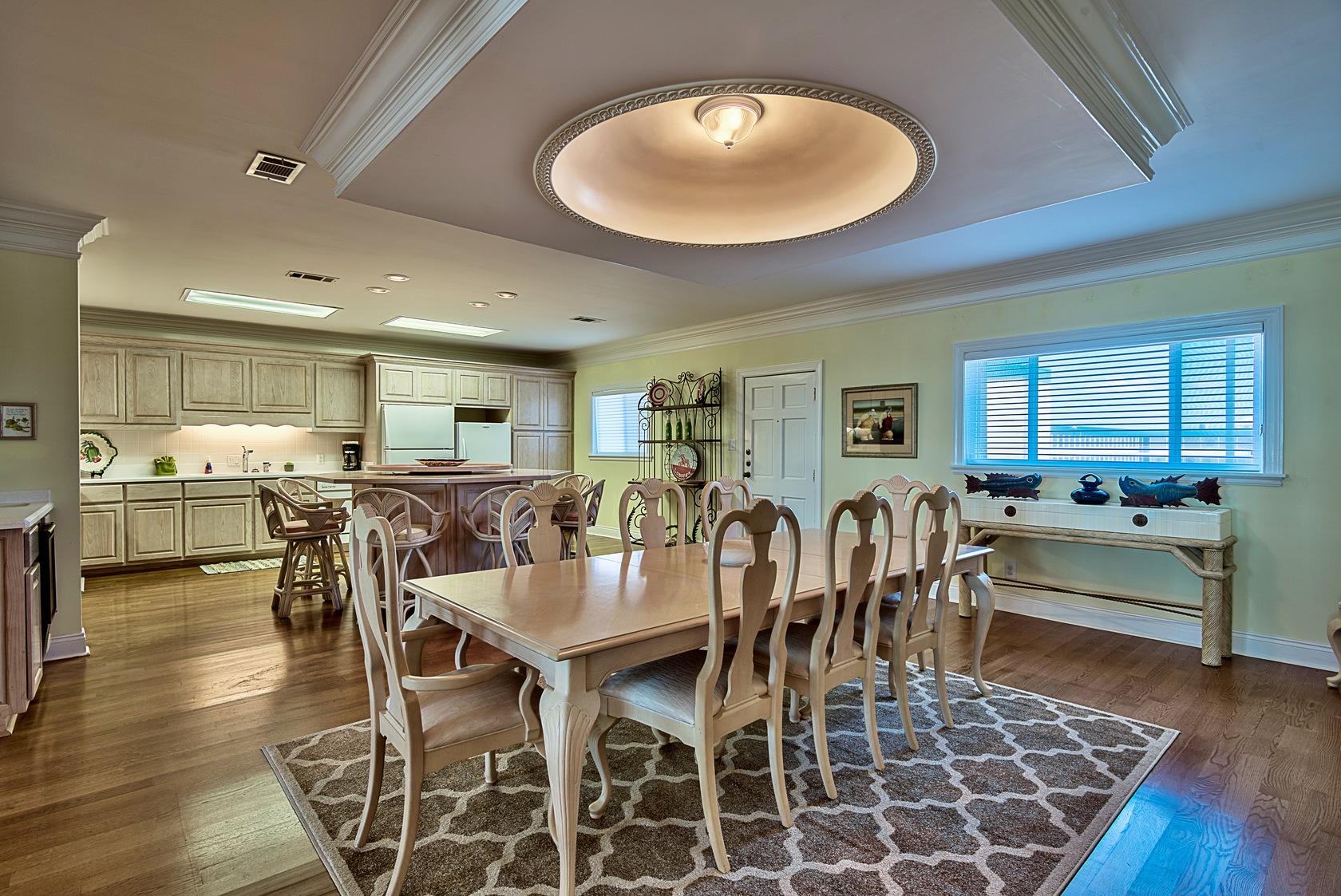 REGENCY TOWERS CONDO - Residential