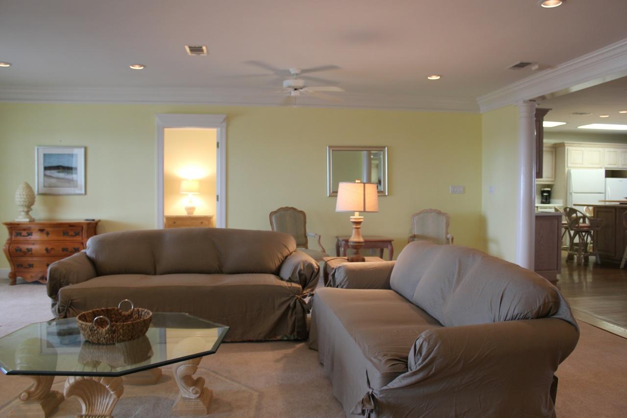 REGENCY TOWERS CONDO - Residential