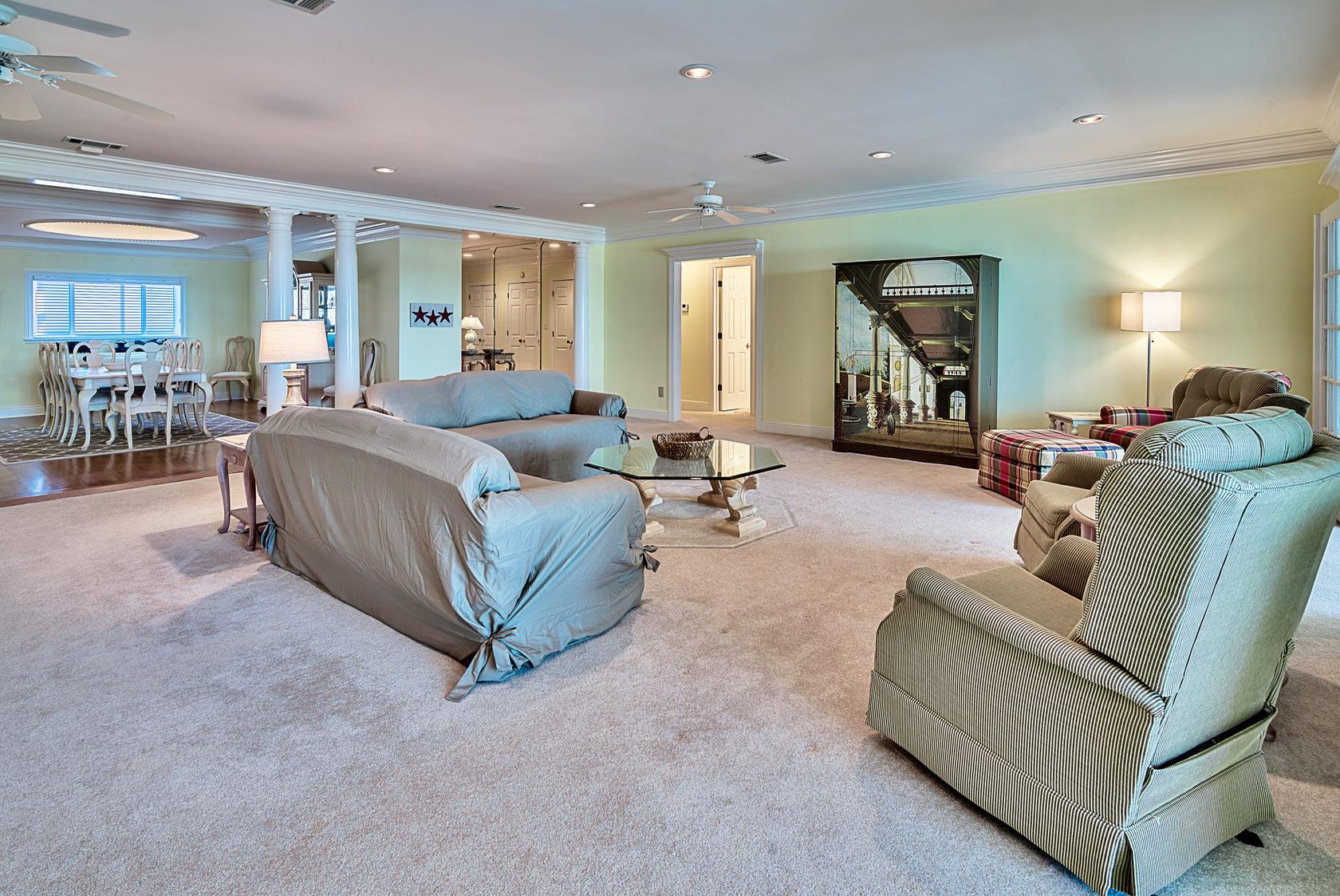 REGENCY TOWERS CONDO - Residential