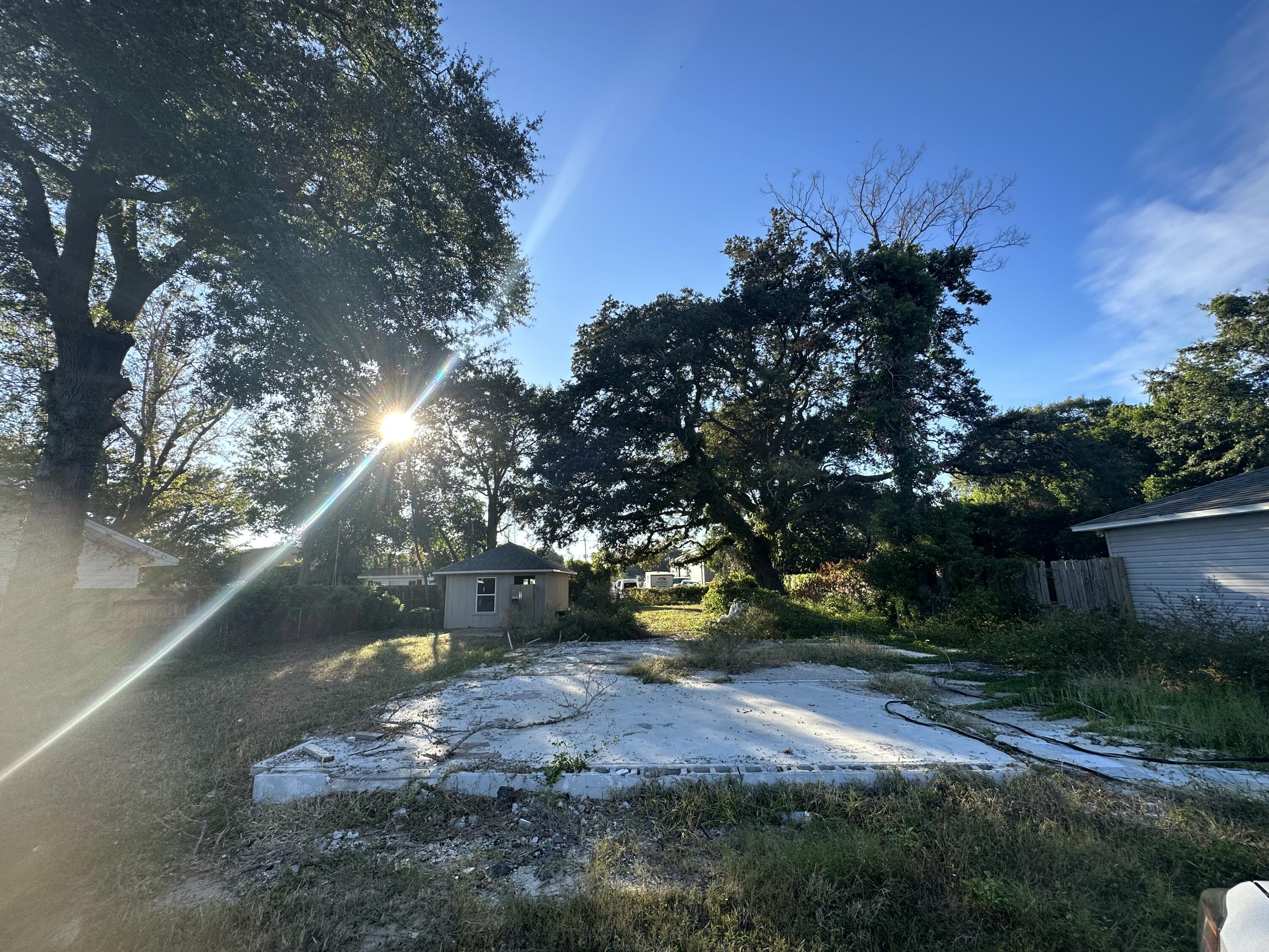 Large and ready to build lot conveniently located in Fort Walton Beach. Lot had an older home but was torn down so sewer, water, and power available. With ample space and room for development, this property offers a prime opportunity for savvy investors or developers who recognize the value in an up-and-coming area.