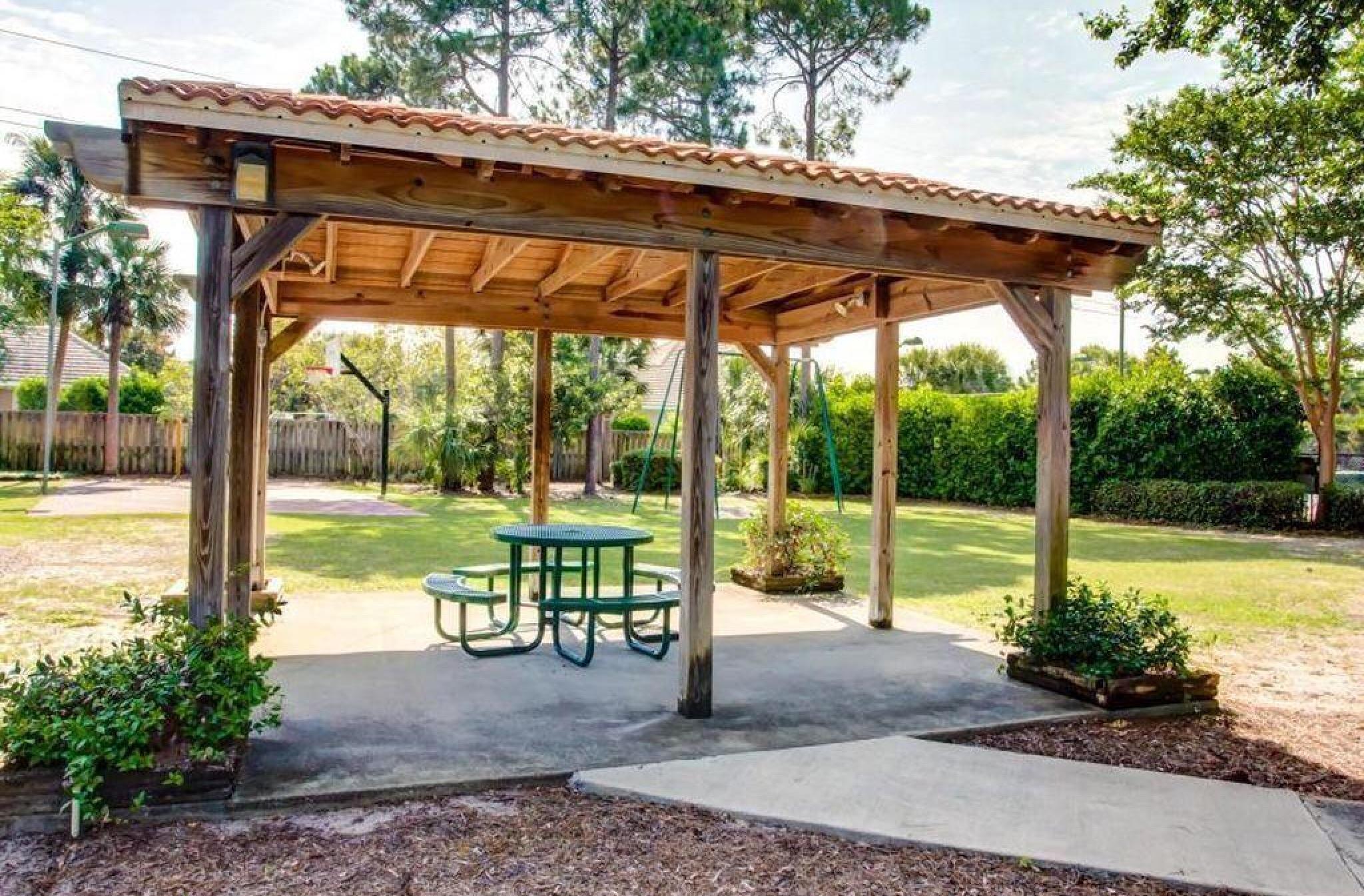 EMERALD LAKES PH 1 - Residential