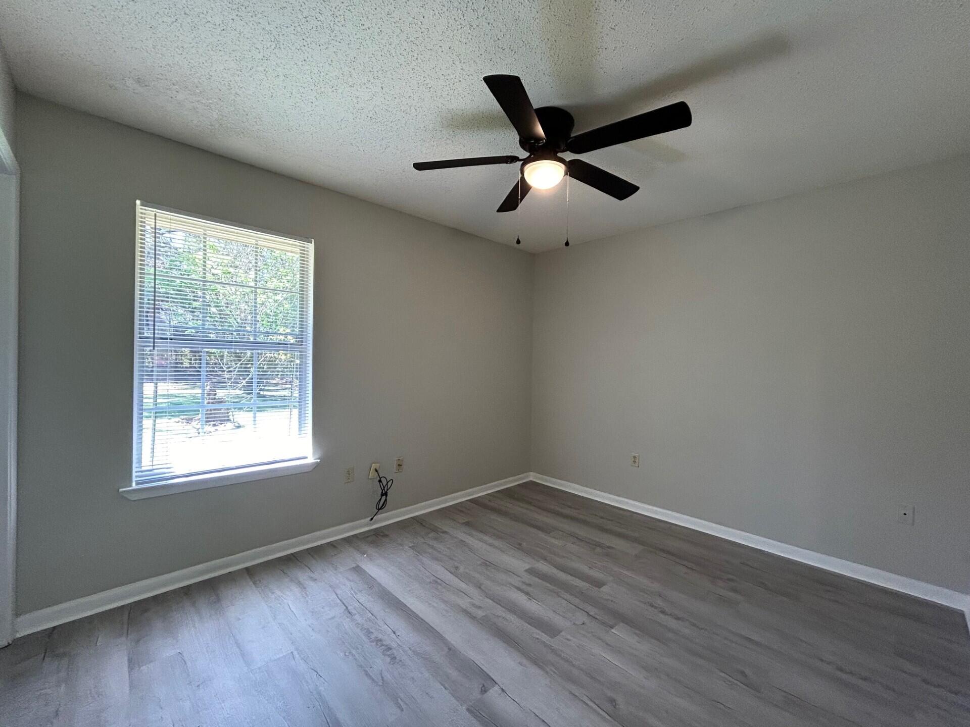WHISPERING LAKES ESTATES - Residential Lease
