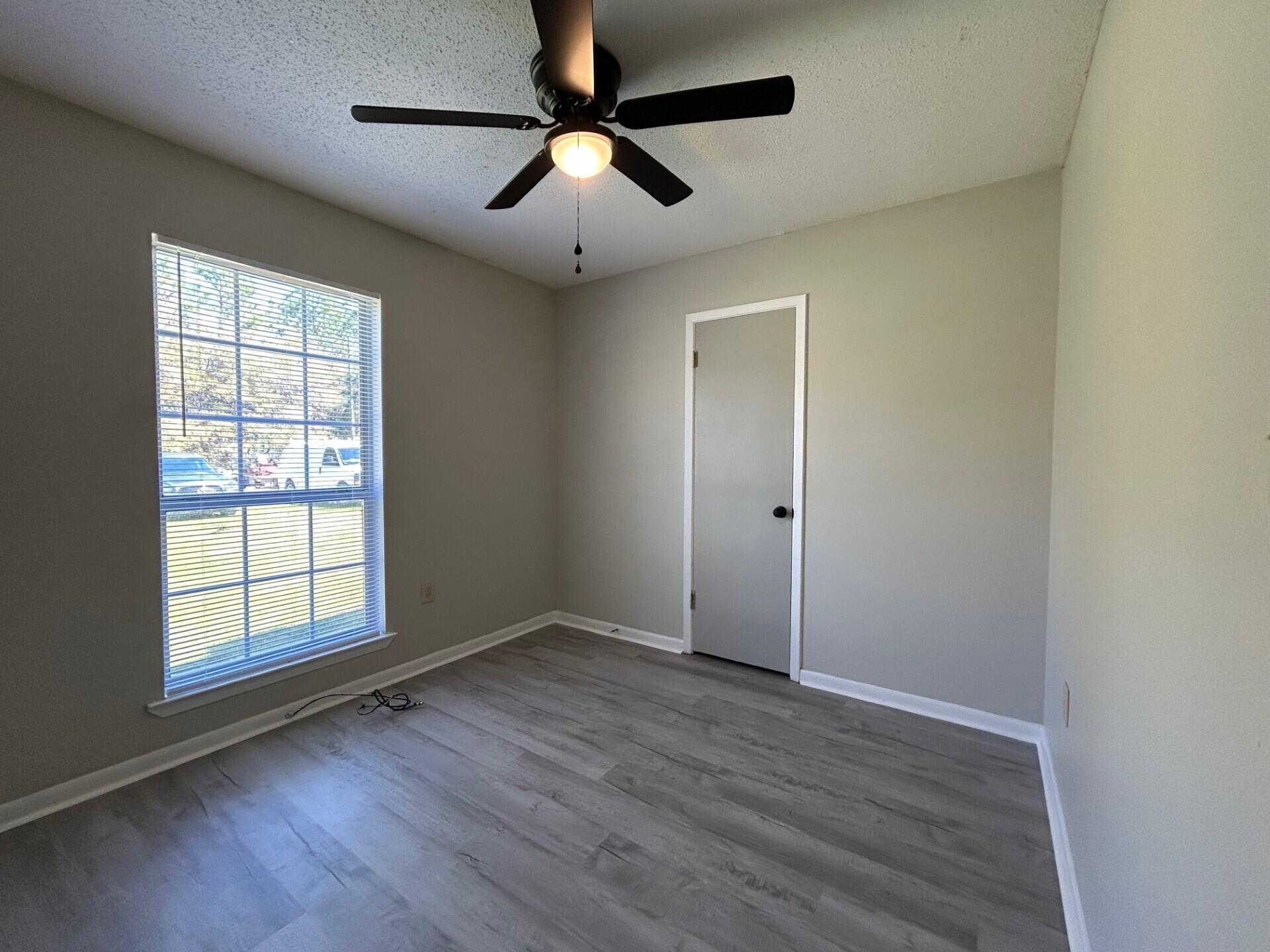 WHISPERING LAKES ESTATES - Residential Lease