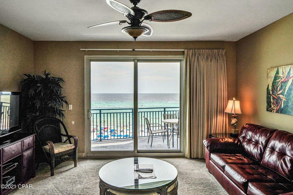 Excellent low floor elevation! Great floorplan in good condition! Raising the standard of beach living, this Sterling Breeze condo flaunts the splendor of
the sun drenched surf with the beauty of the beach. From the minute you enter Sterling Breeze you feel like you are in an upscale boutique hotel. Residing
directly on the beach, this condo marries coastal design with chic beach living. The efficient floor plan offers a large kitchen, family room, master suite, hall bunks,
2 bathrooms and an indulgent balcony.