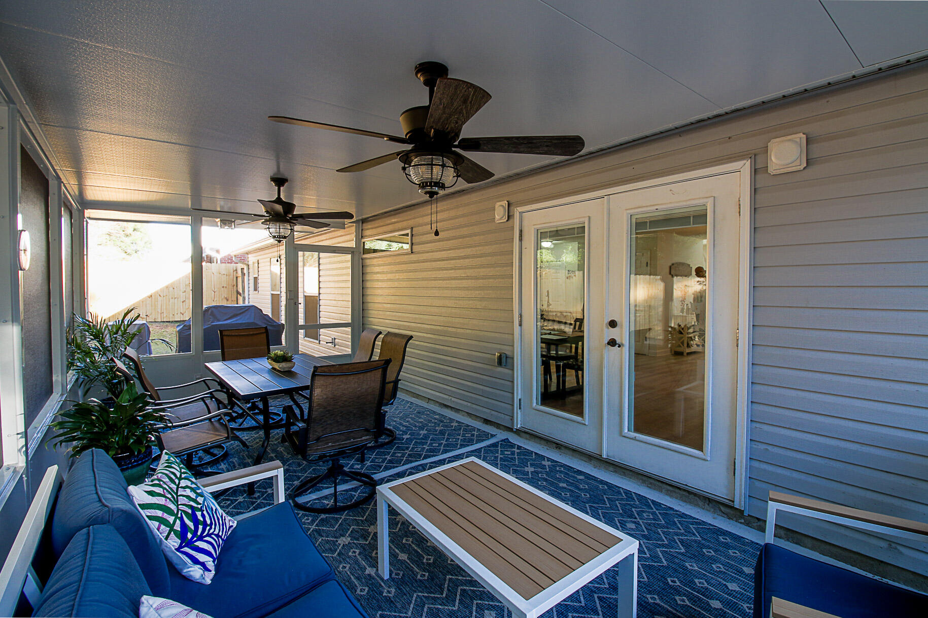COLLEGE OAKS - Residential