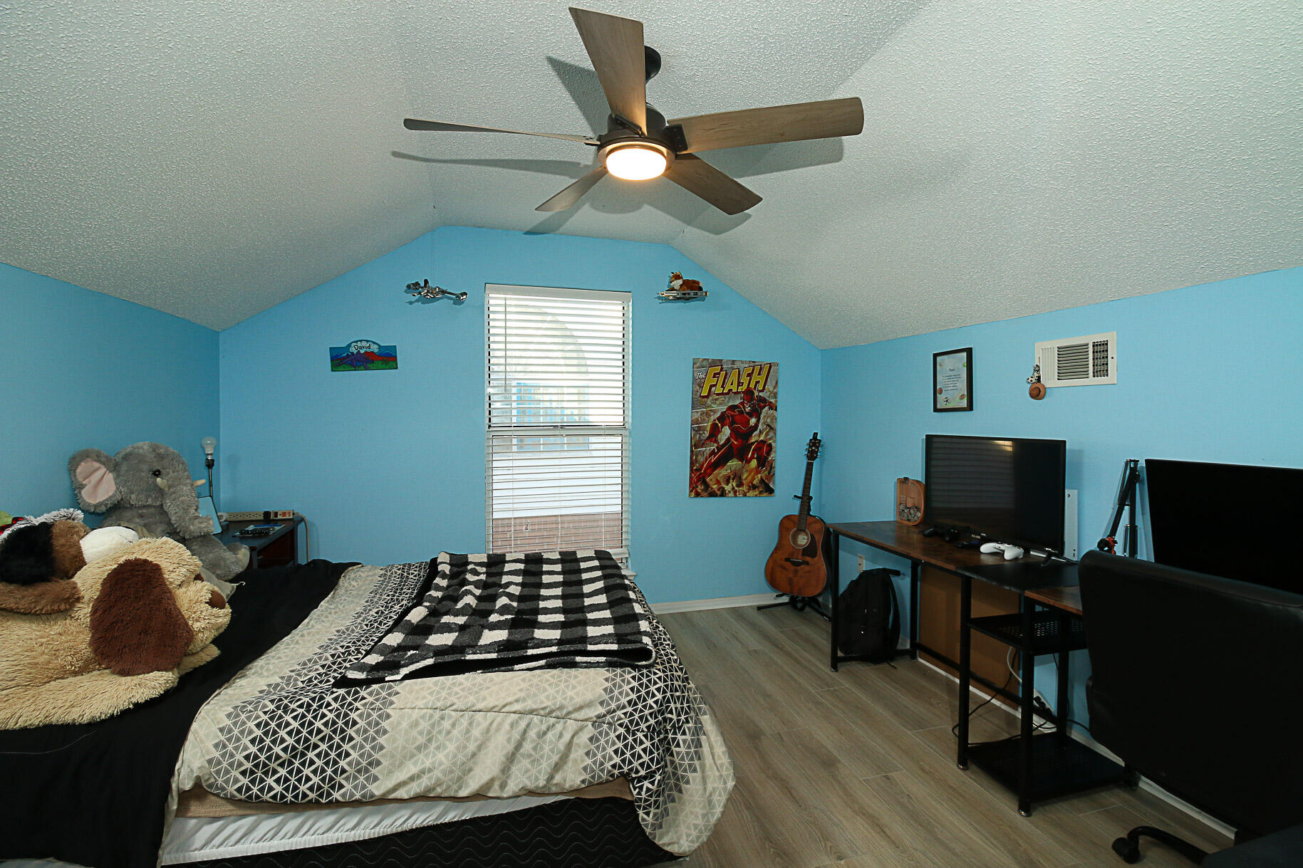 COLLEGE OAKS - Residential