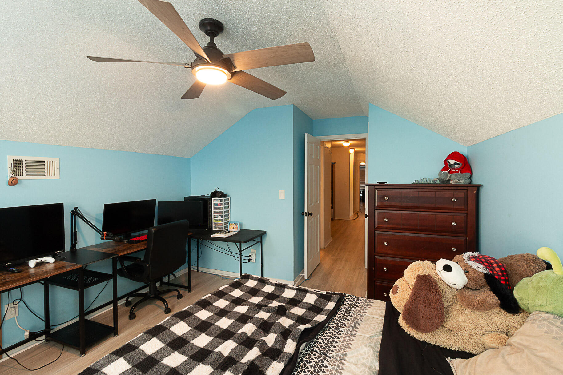 COLLEGE OAKS - Residential